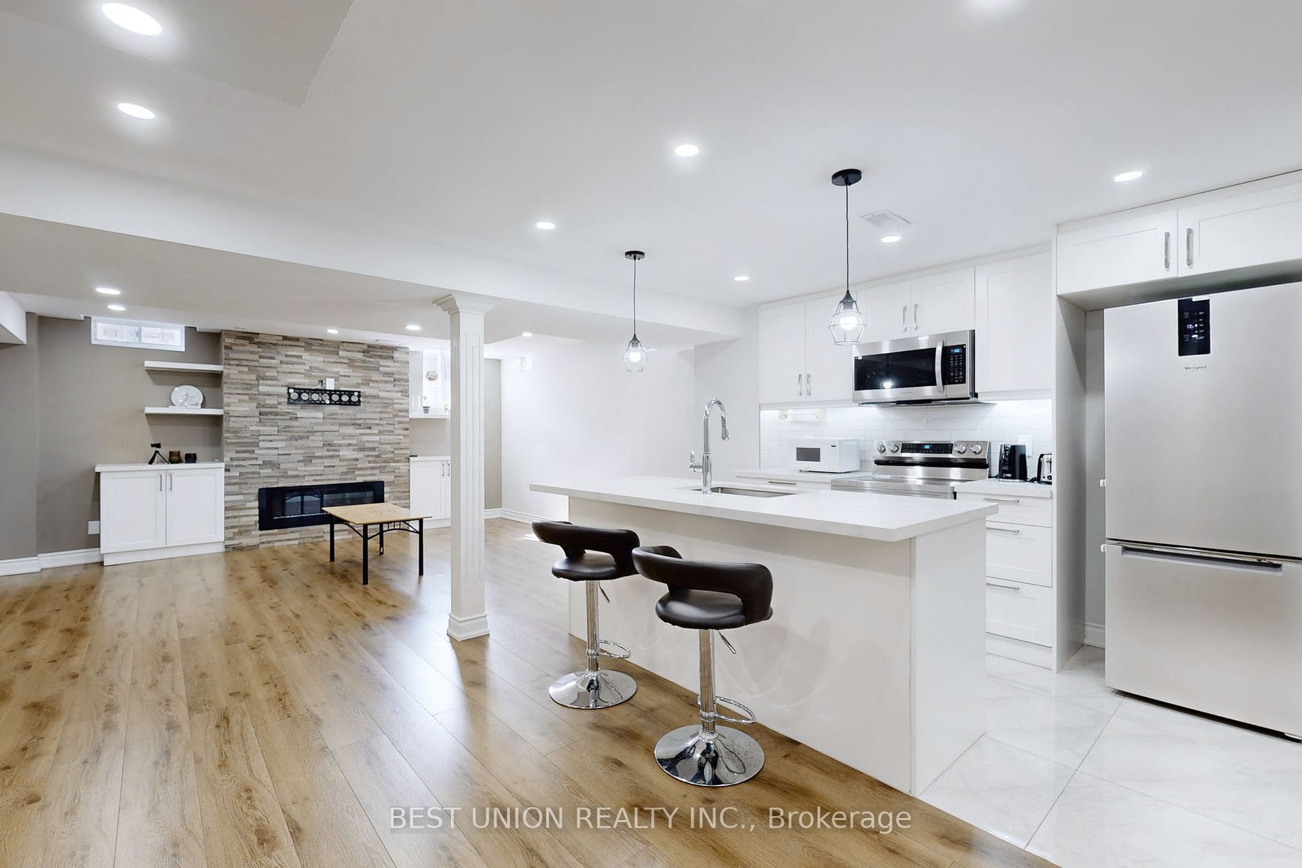 16 Hawke Crescent