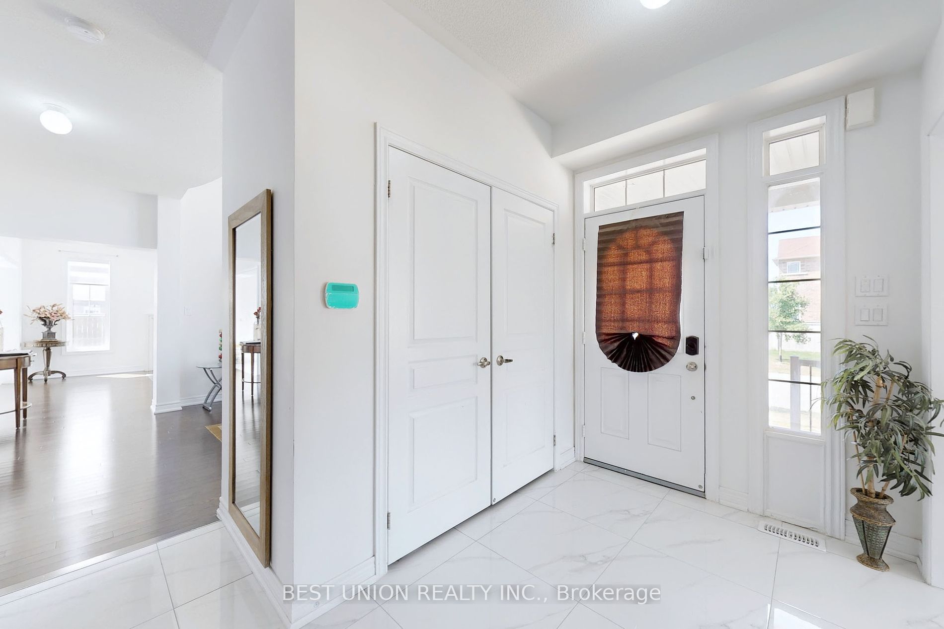 16 Hawke Crescent