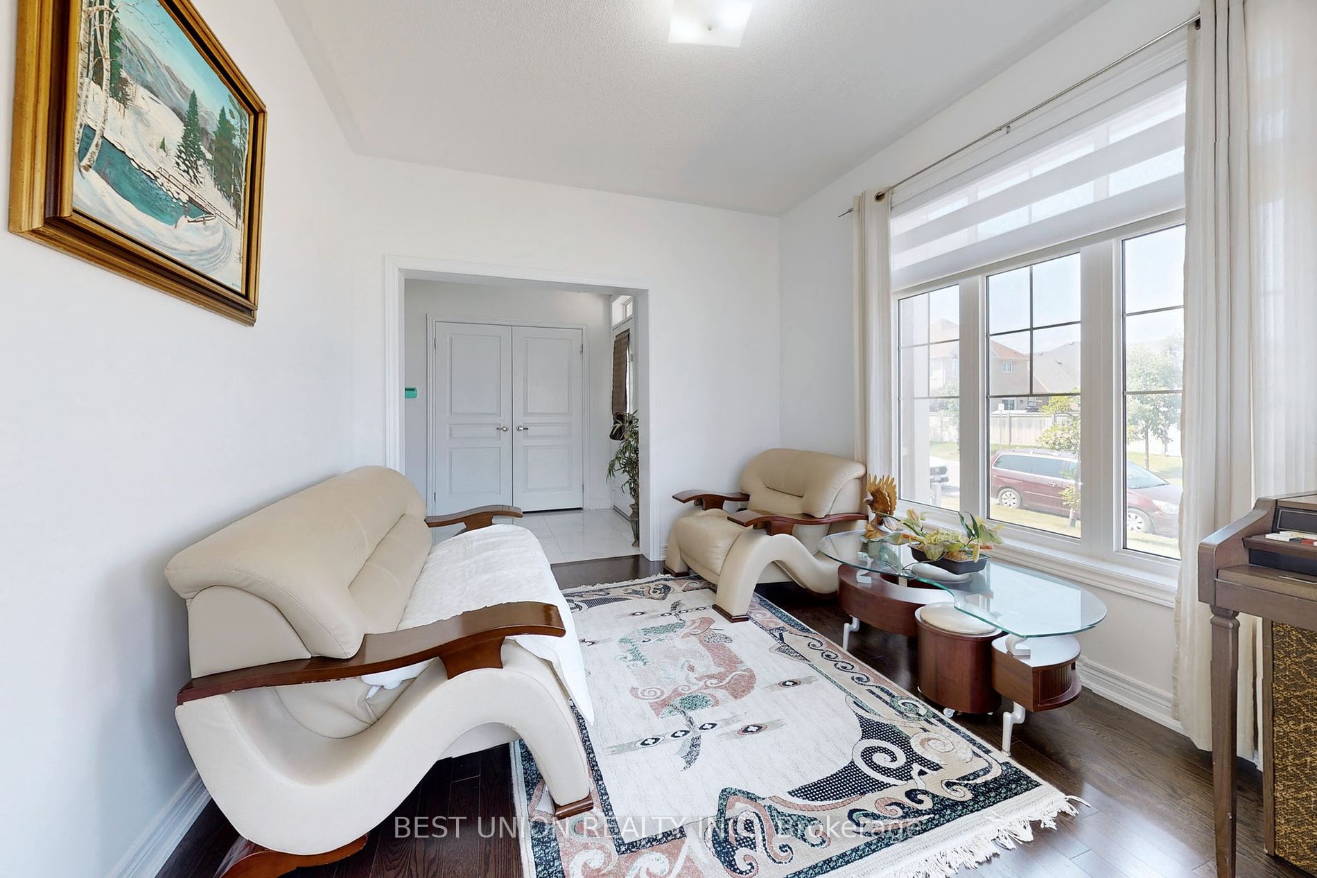 16 Hawke Crescent