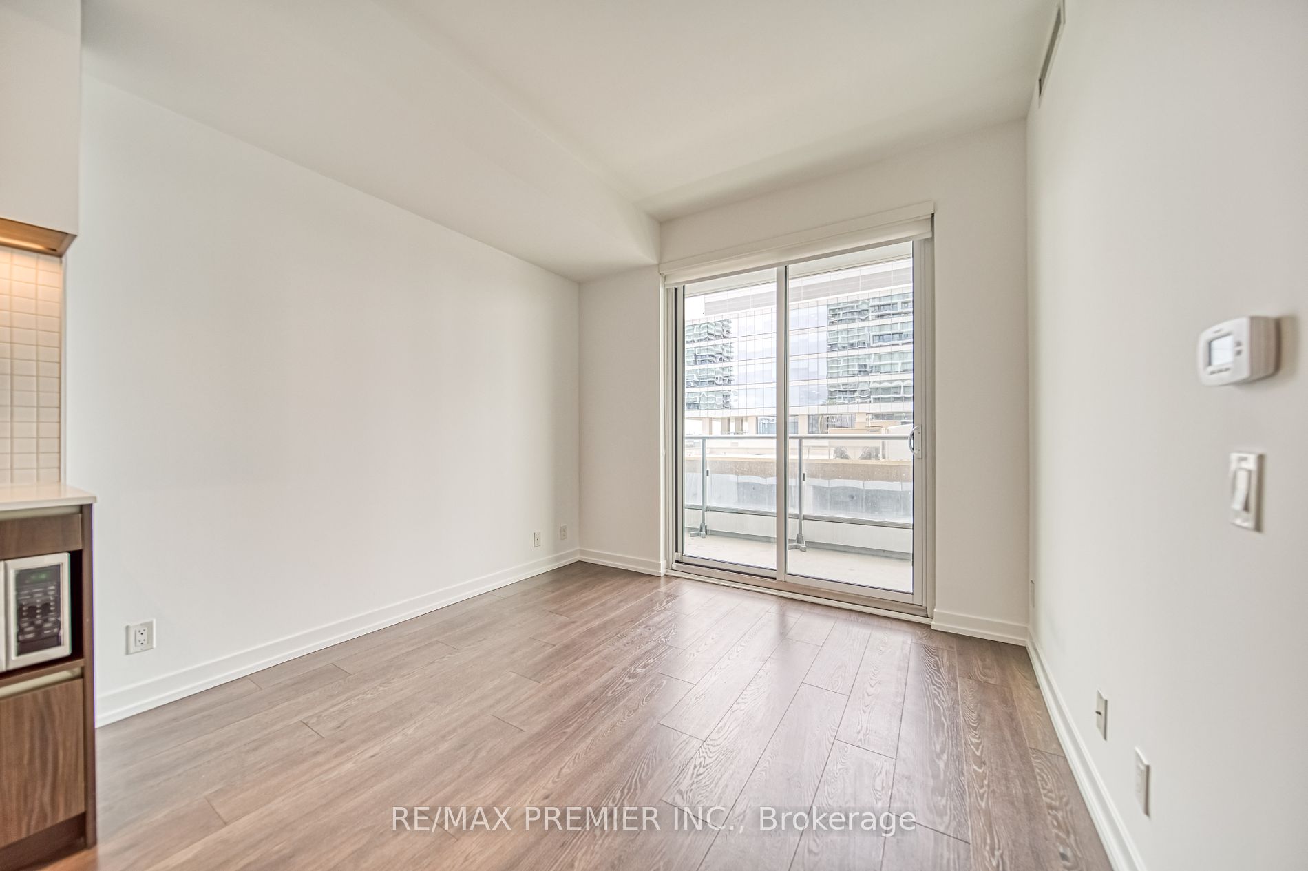 5 Buttermill Ave, #603