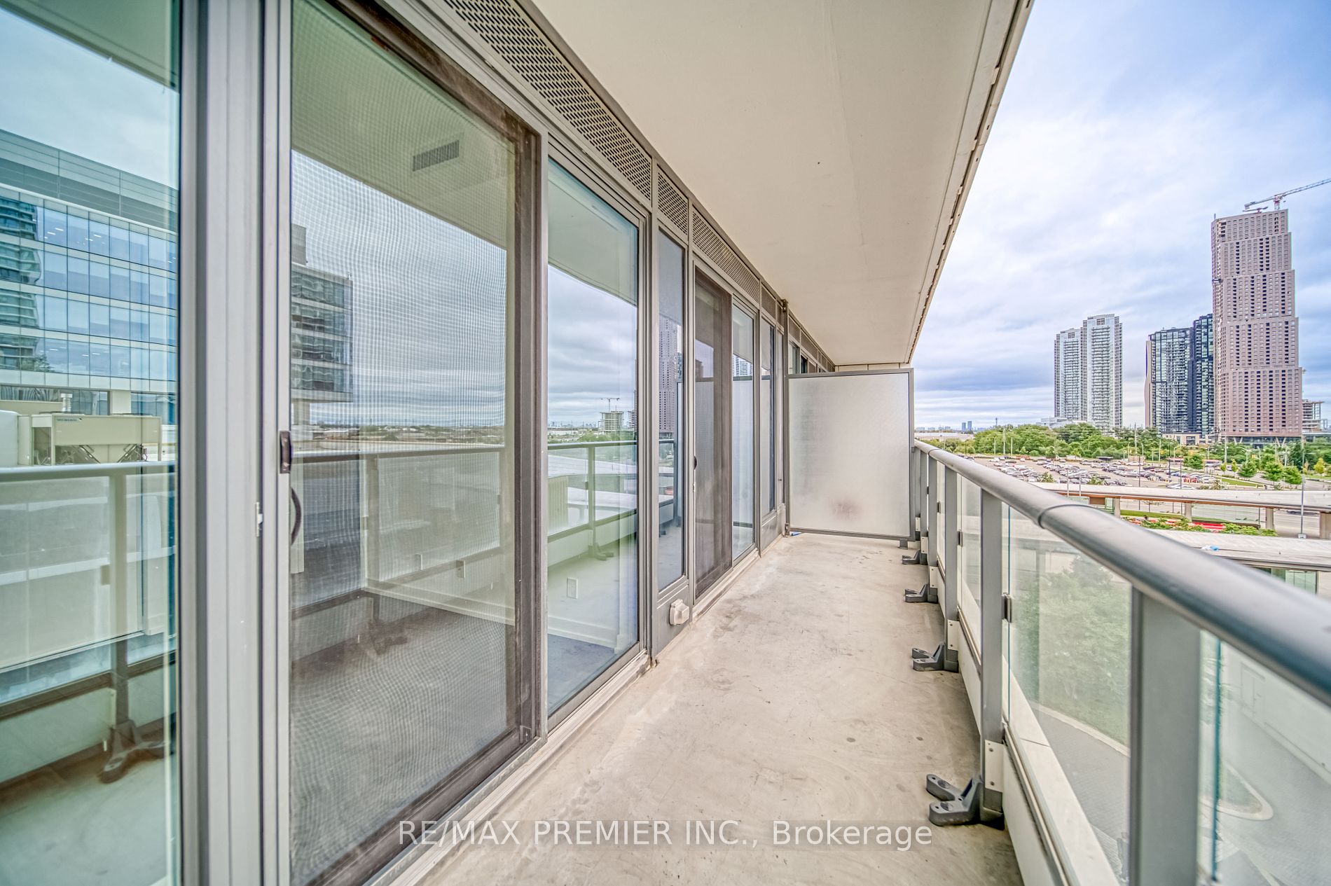 5 Buttermill Ave, #603