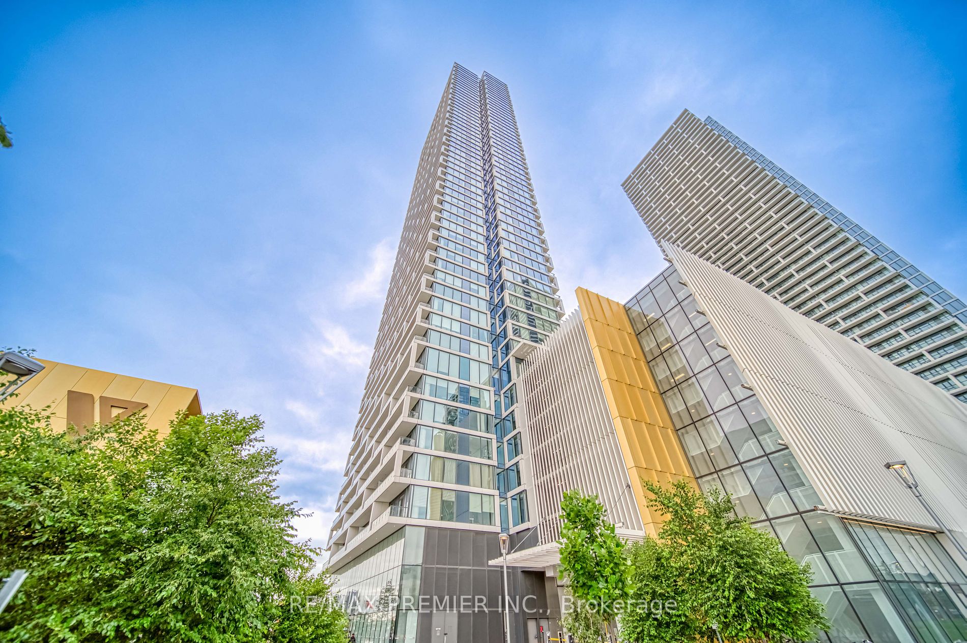 5 Buttermill Ave, #603
