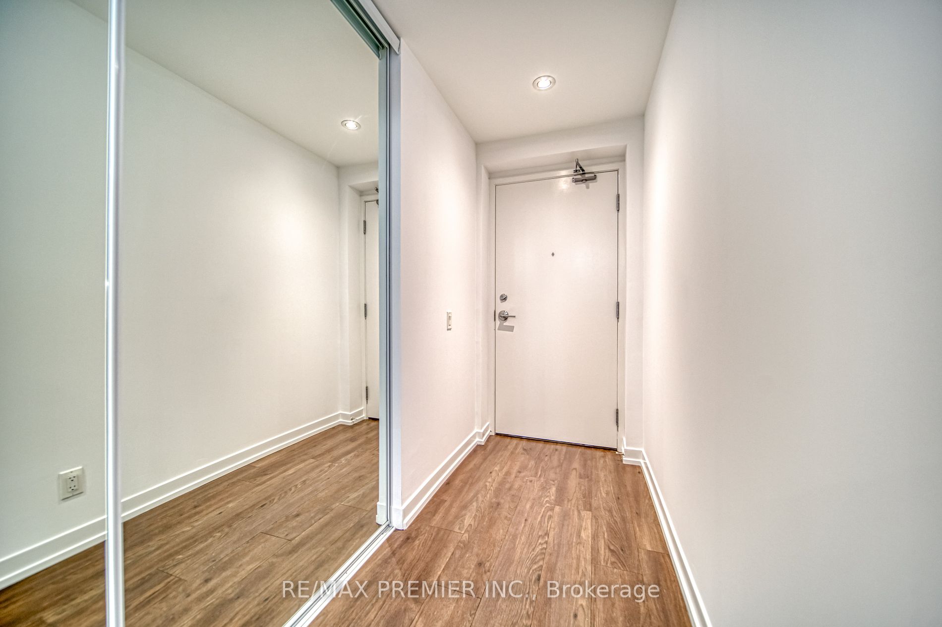 5 Buttermill Ave, #603