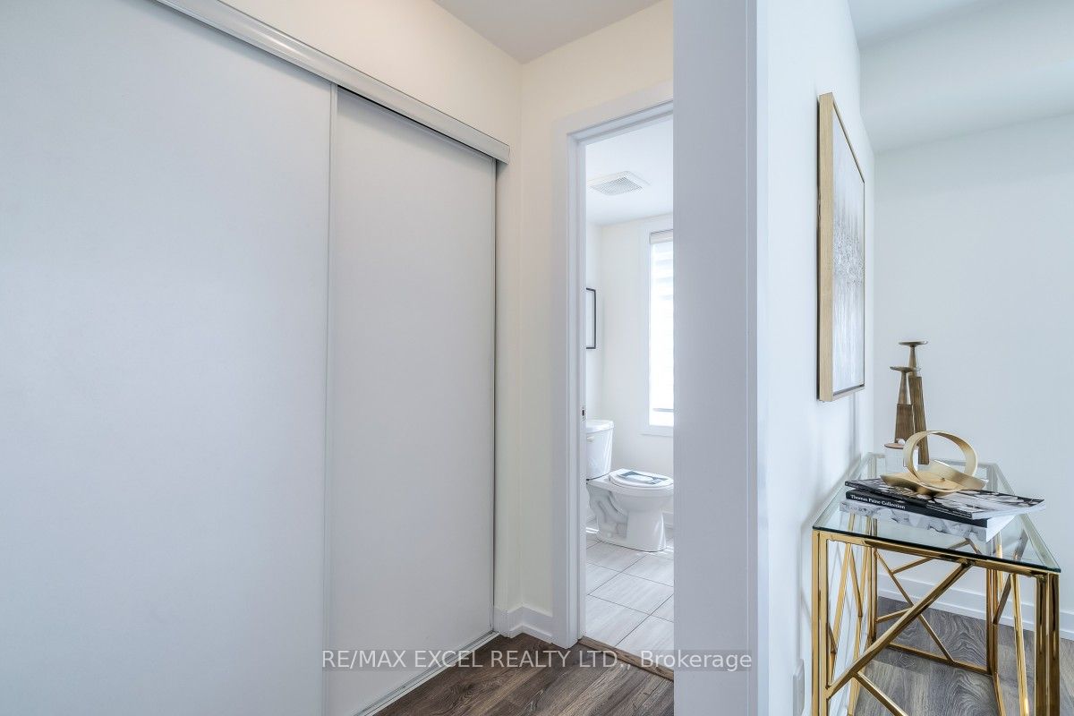 10 Westmeath Lane, #2202
