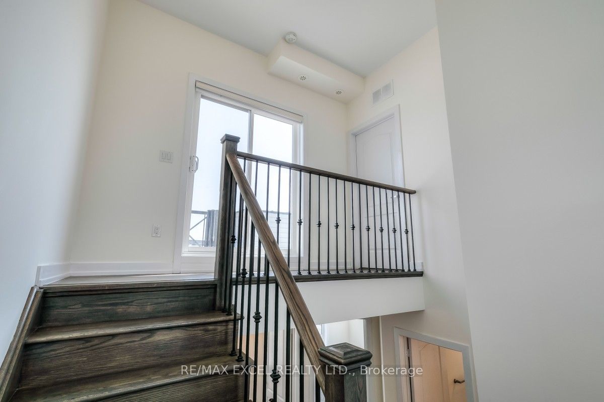 10 Westmeath Lane, #2202