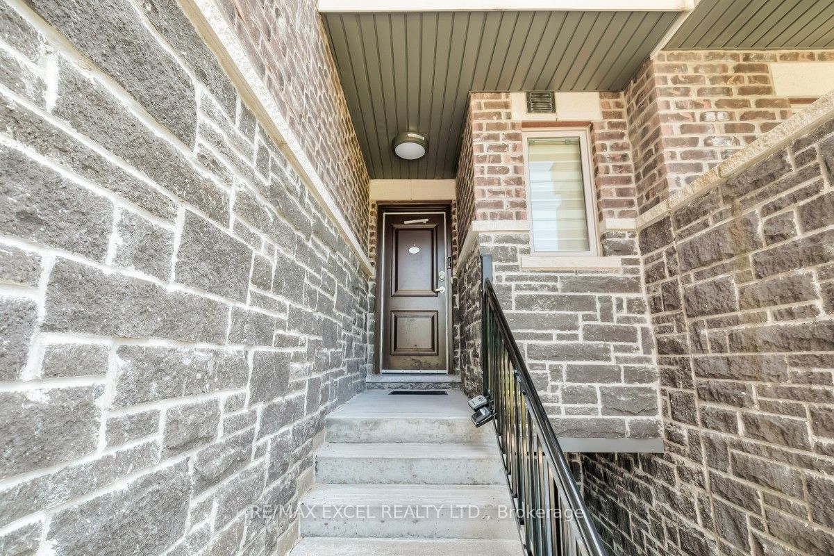 10 Westmeath Lane, #2202