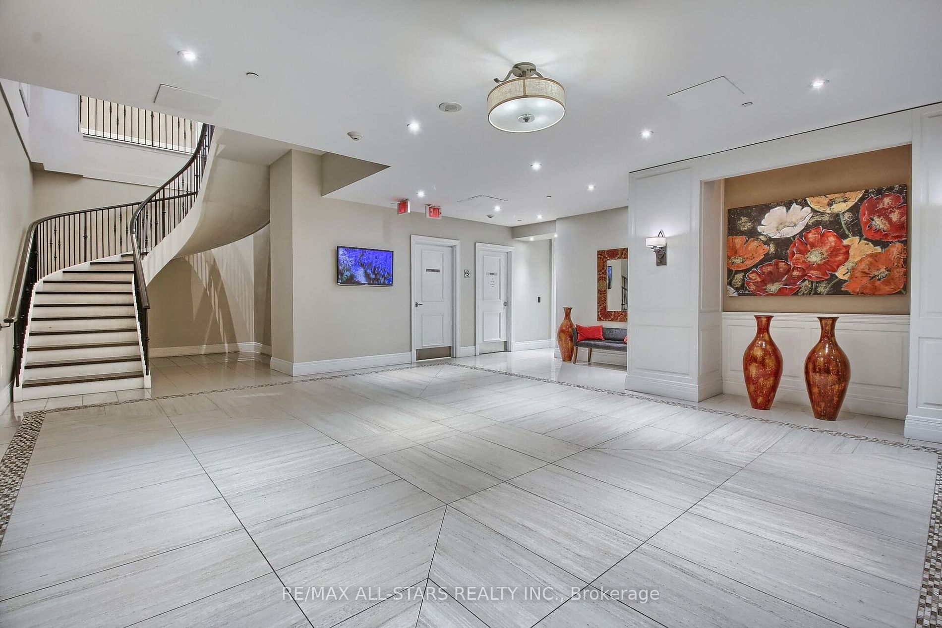 80 Burns Blvd, #208