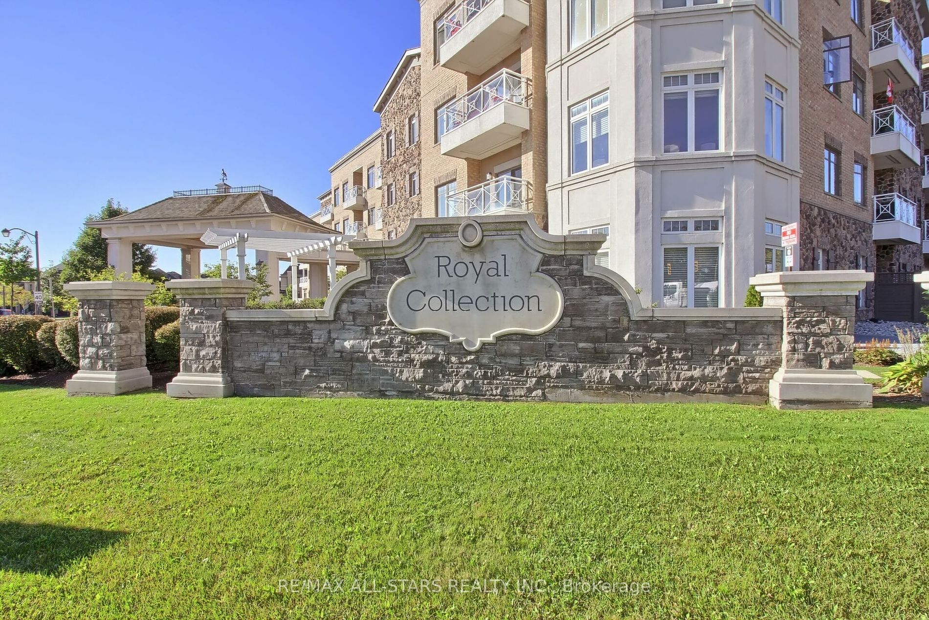 80 Burns Blvd, #208