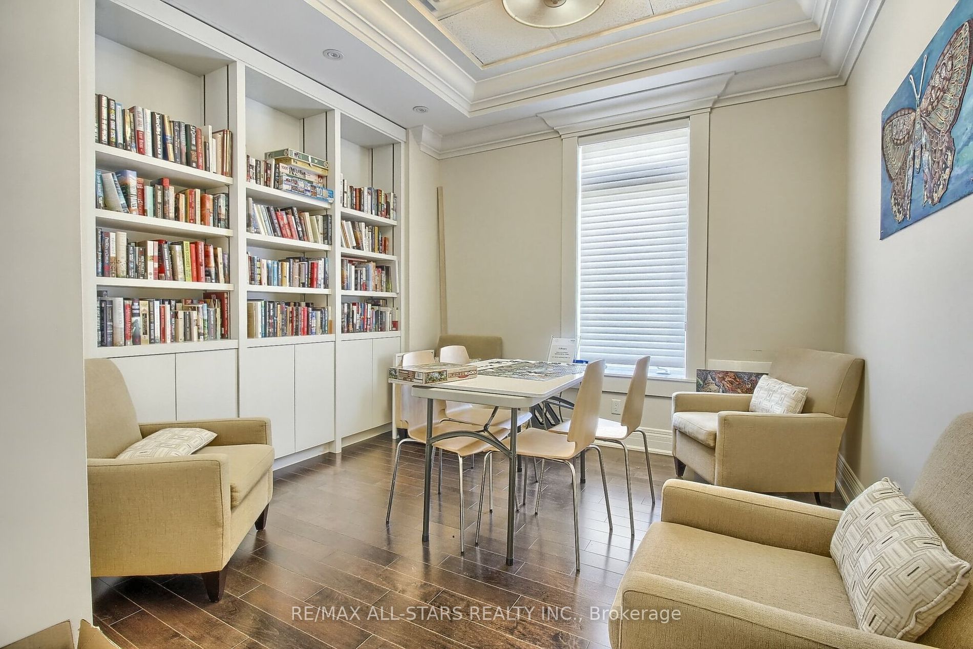 80 Burns Blvd, #208