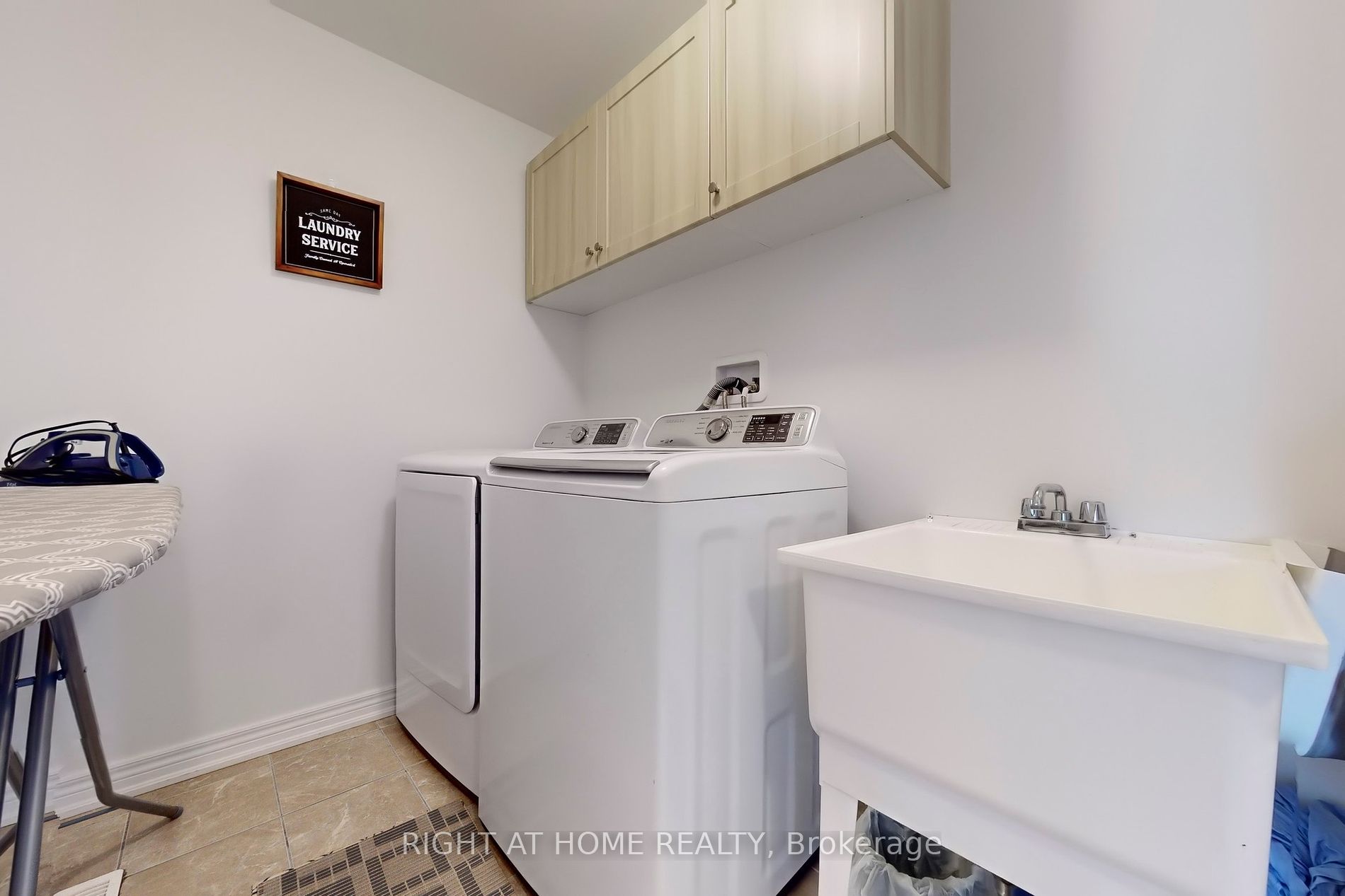 222 Kincardine St