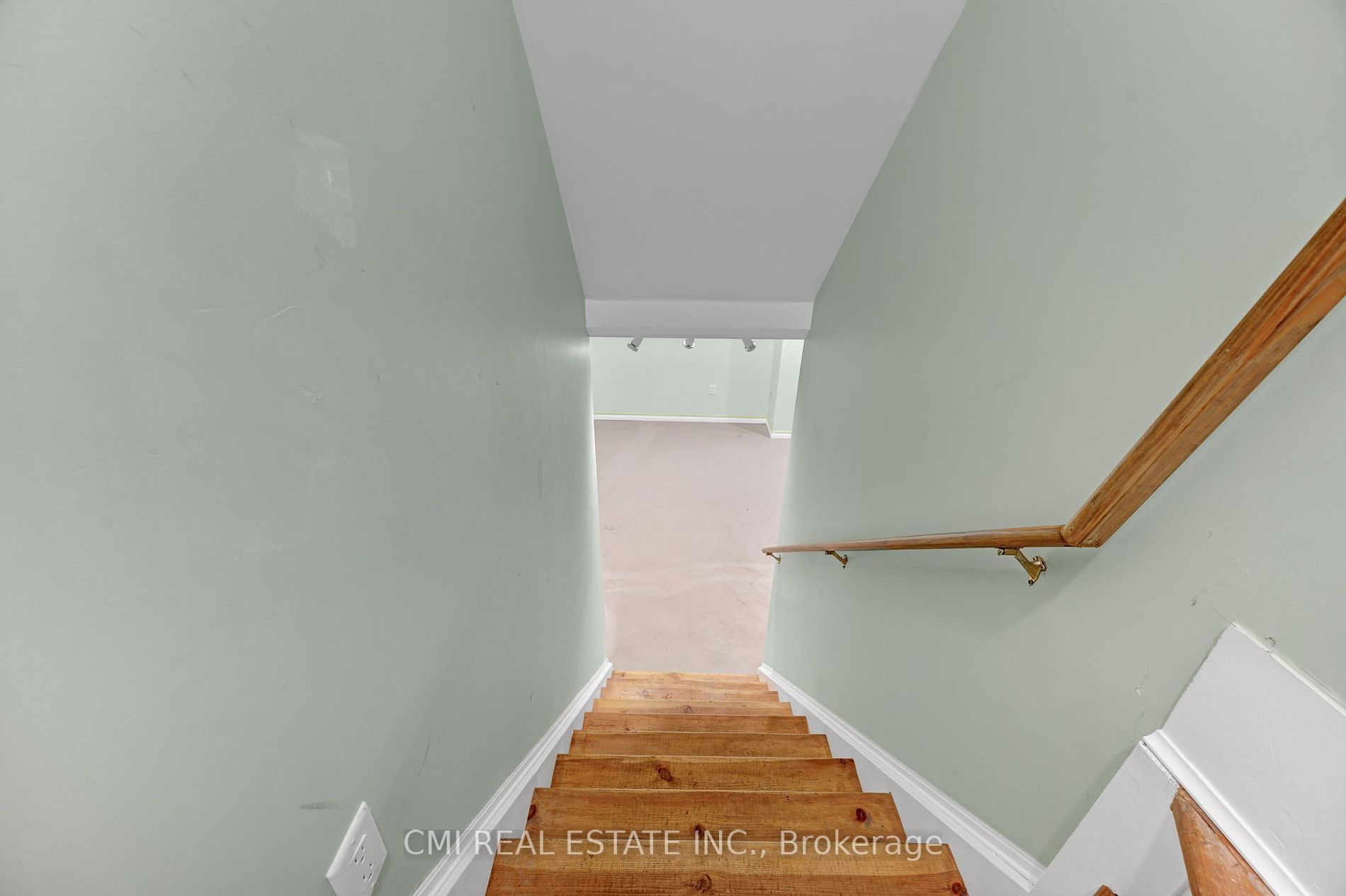 21 Truax Cres