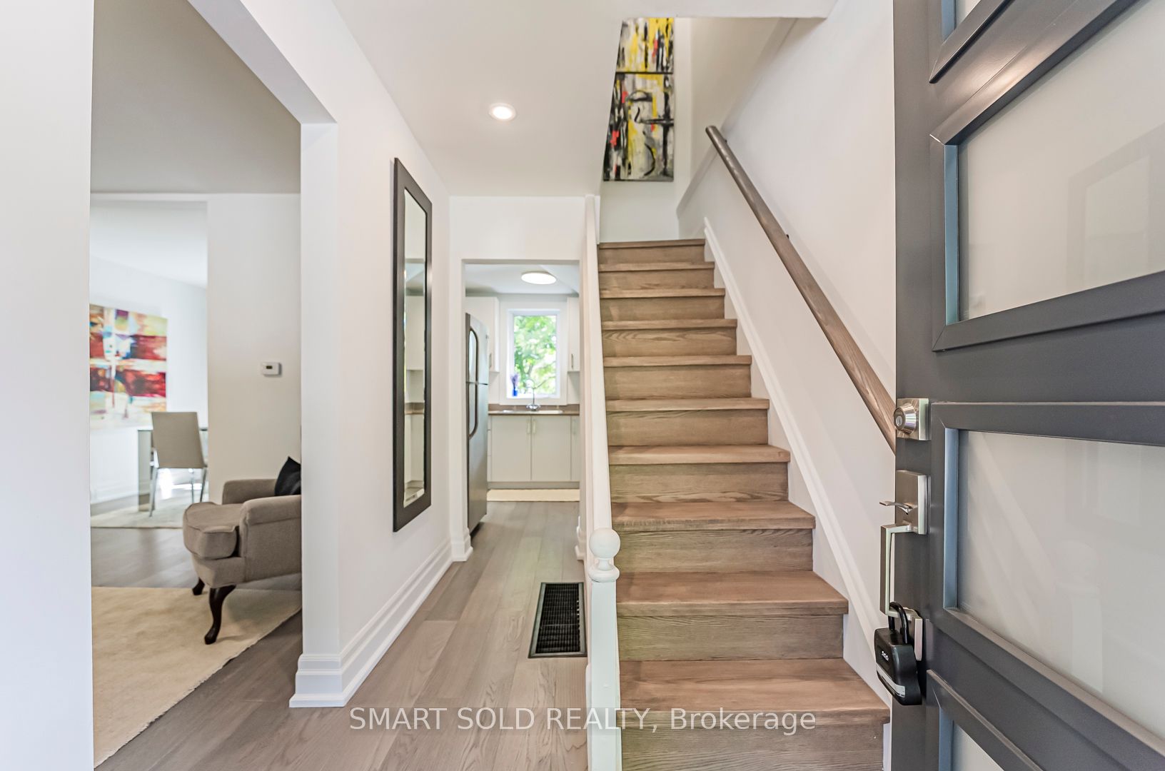 148 Richmond St