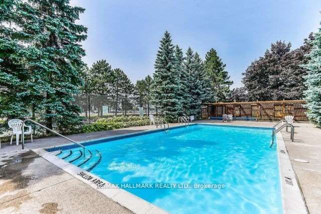 7420 Bathurst St, #706