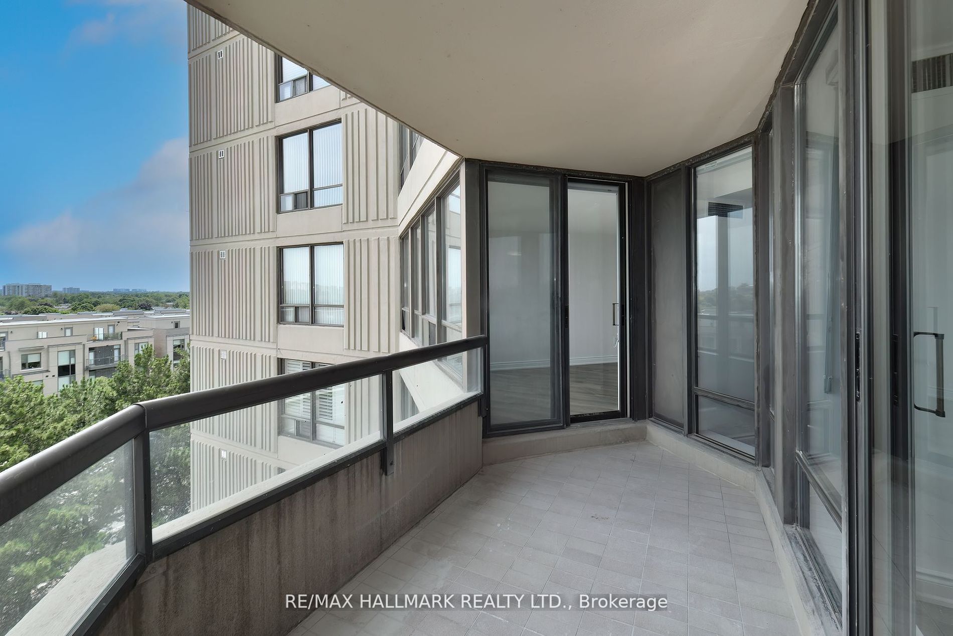 7420 Bathurst St, #706