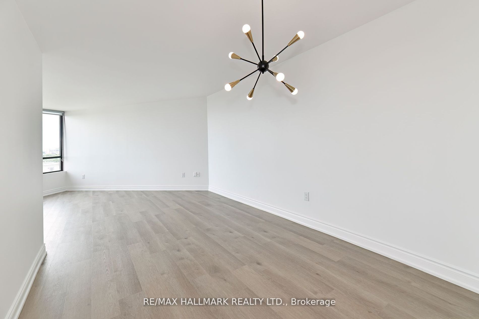7420 Bathurst St, #706