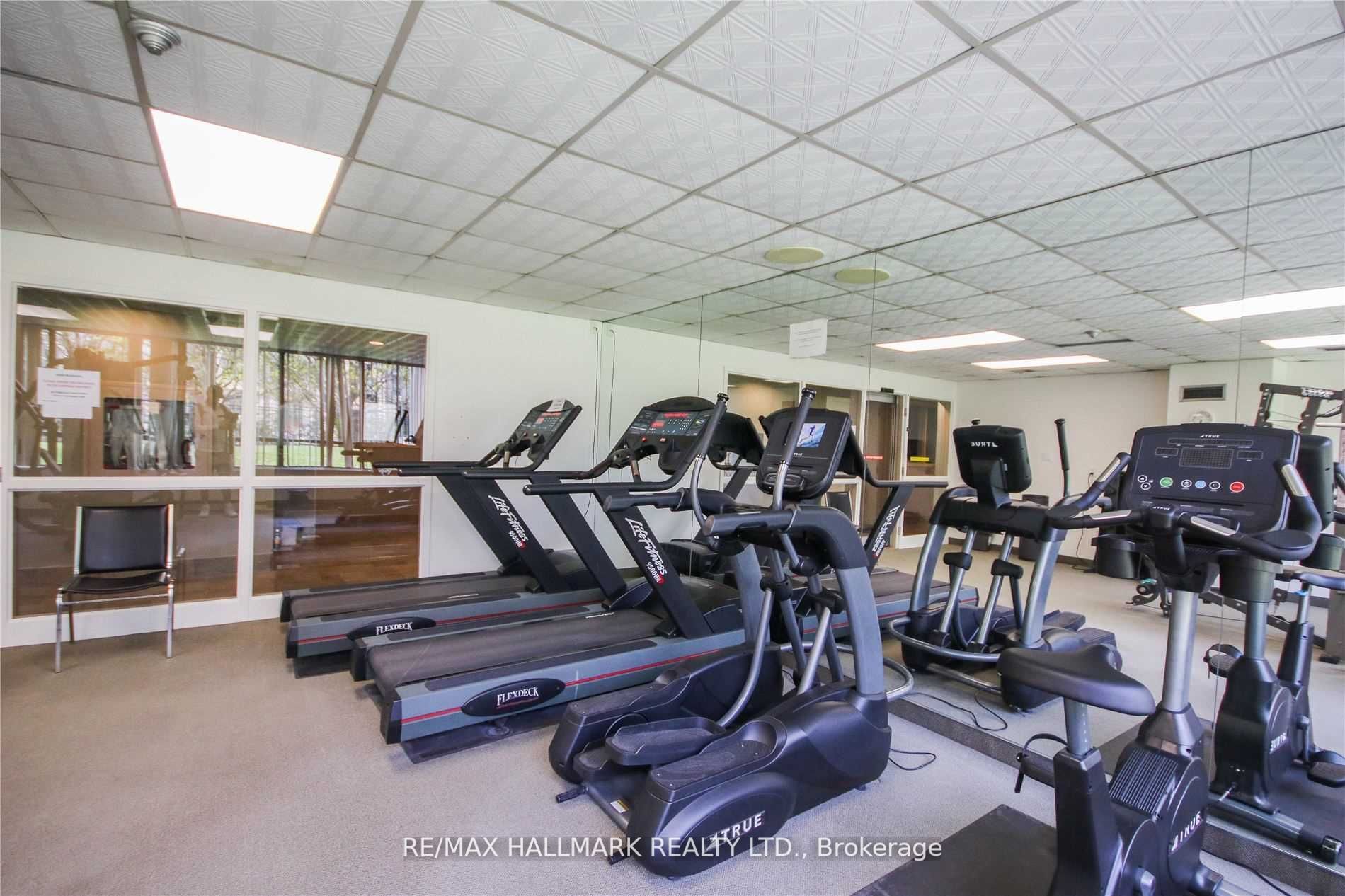 7420 Bathurst St, #706