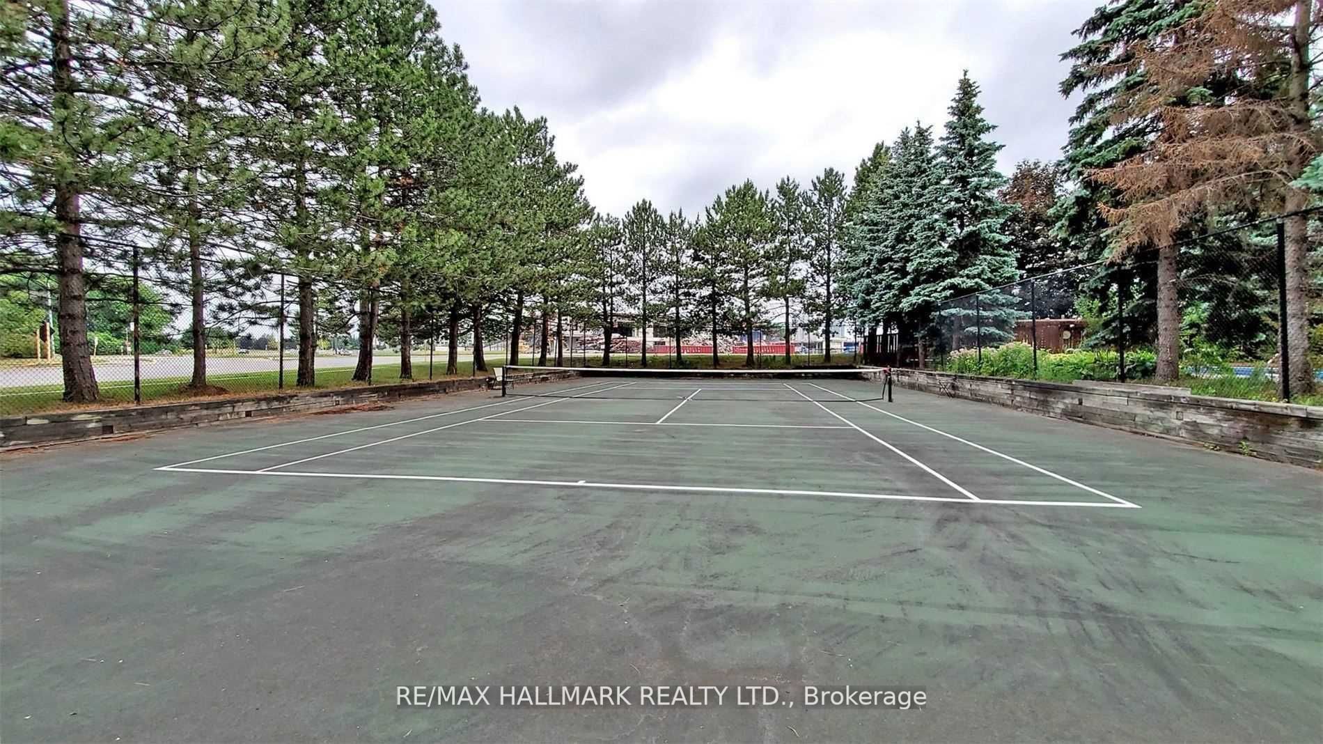 7420 Bathurst St, #706