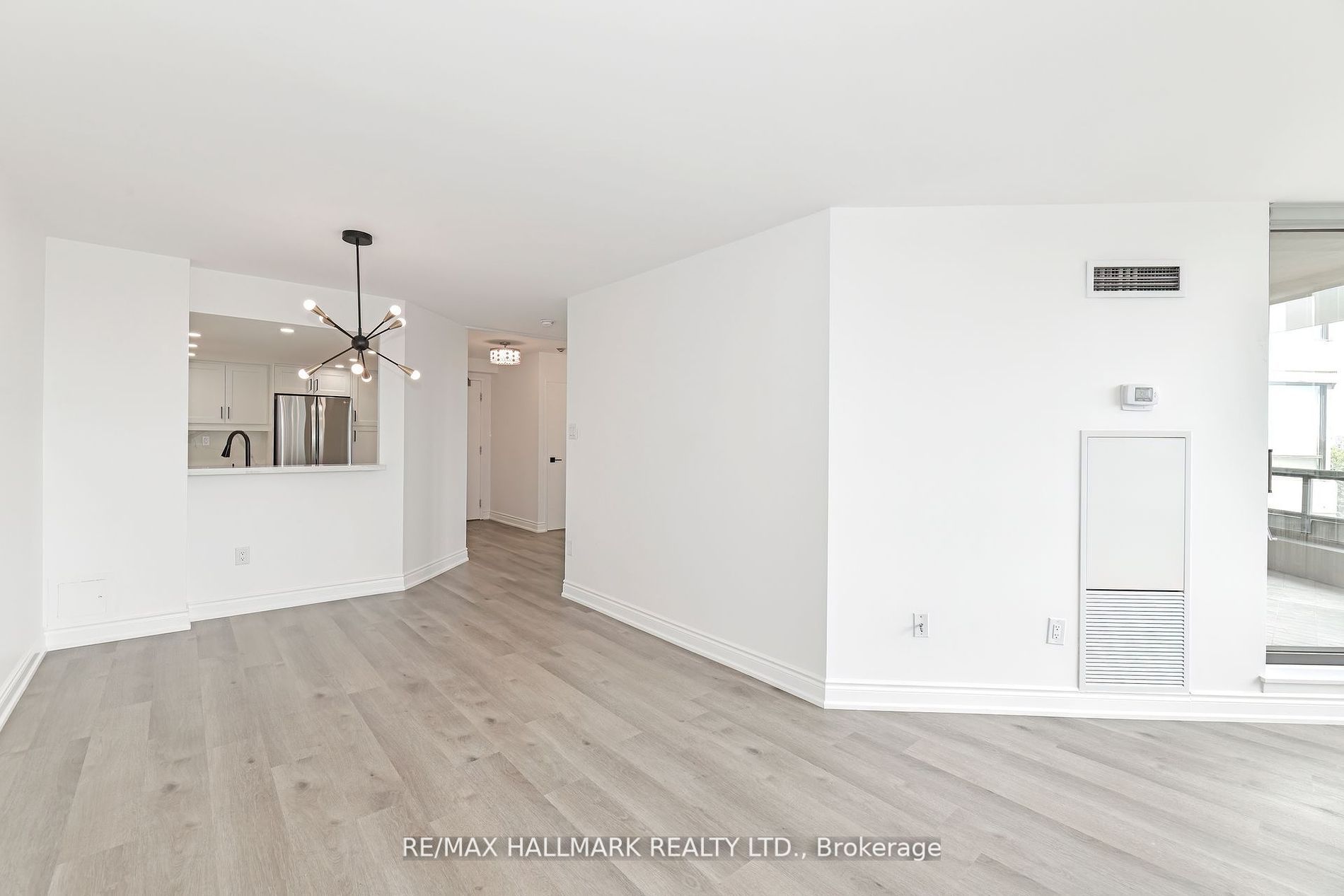 7420 Bathurst St, #706
