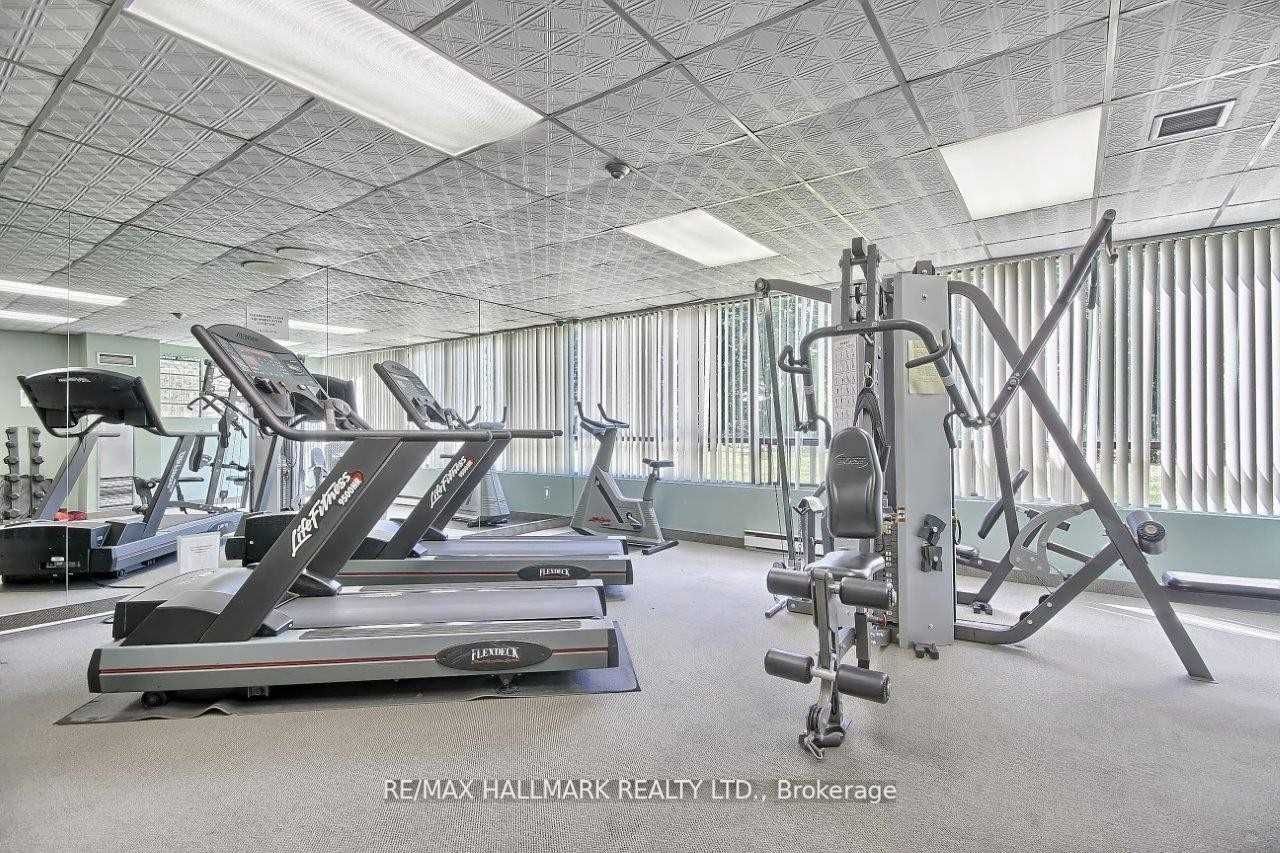 7420 Bathurst St, #706