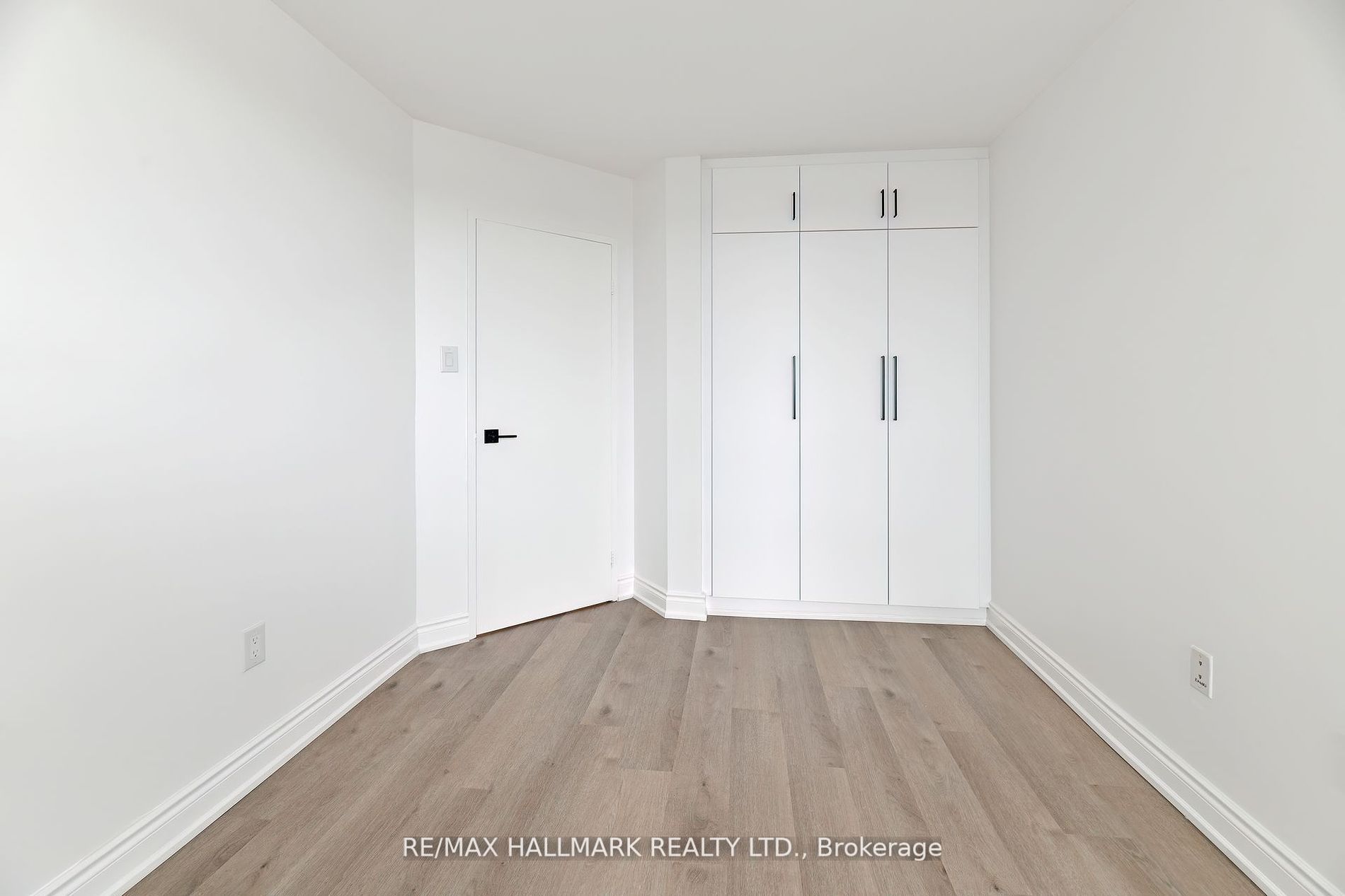 7420 Bathurst St, #706