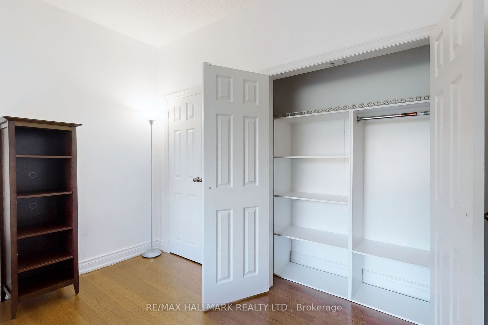 249 Major Mackenzie Drive E #104