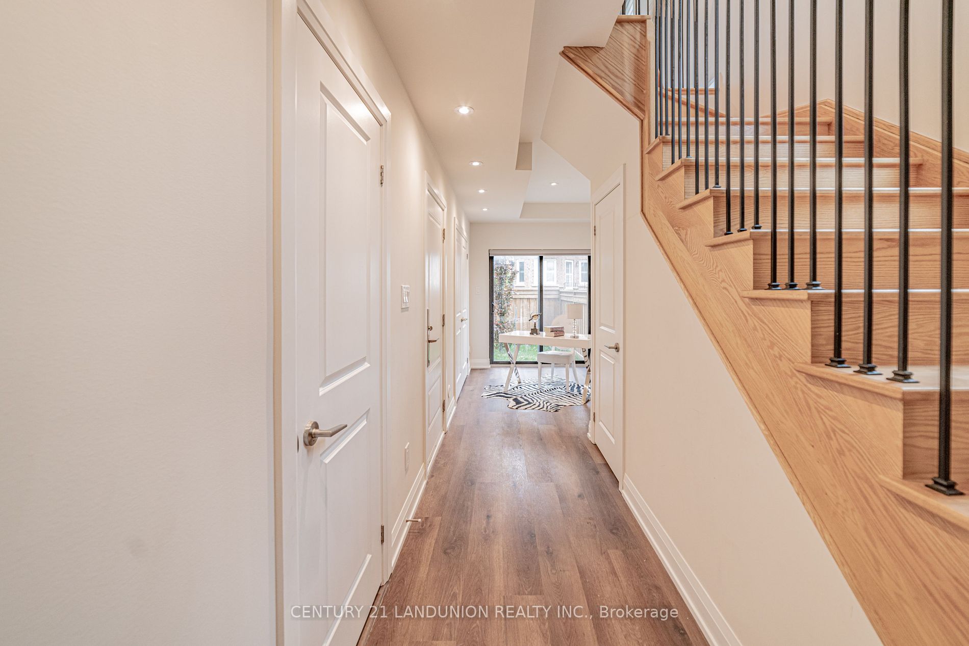 12 Hostel Lane