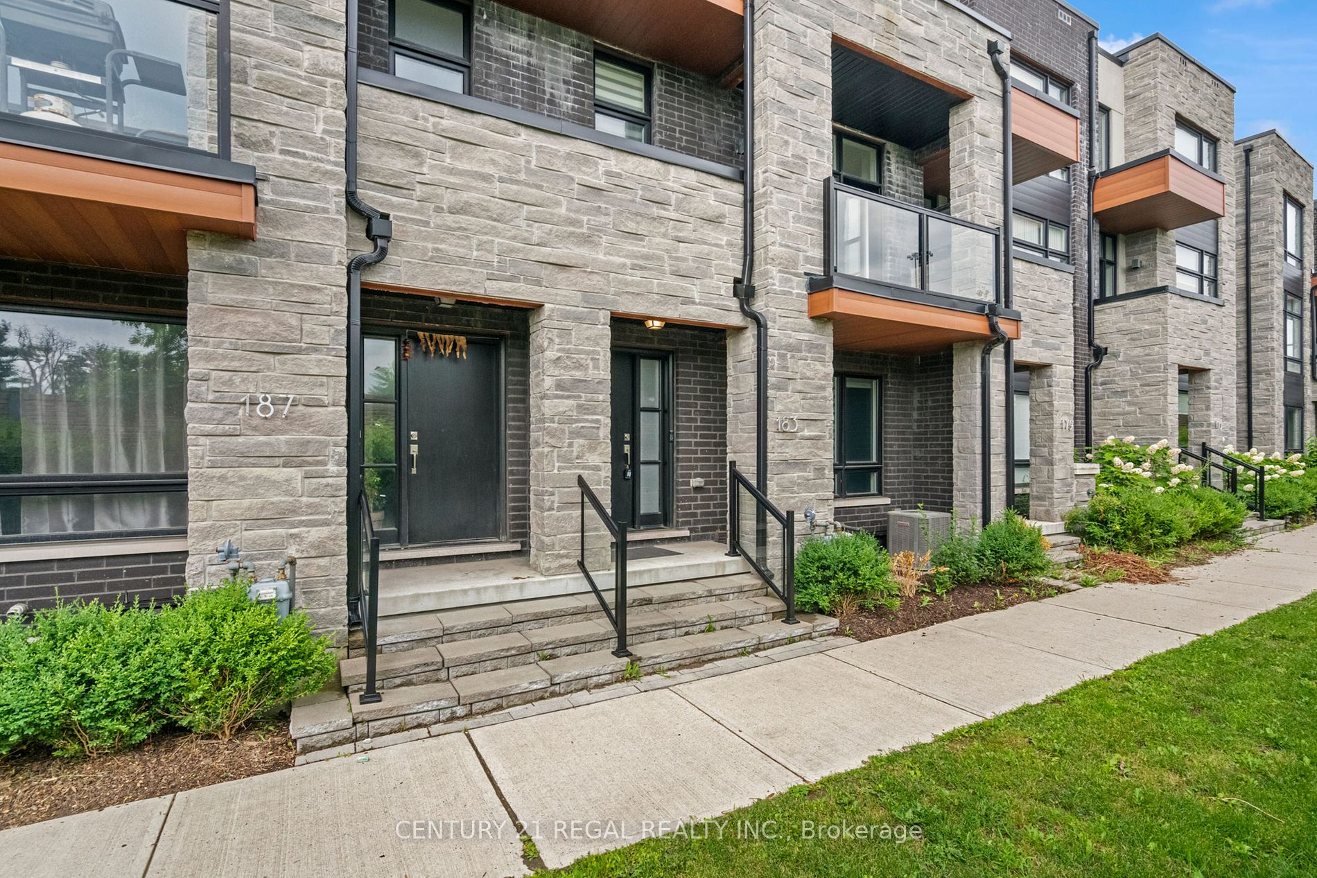 183 Carpaccio Ave