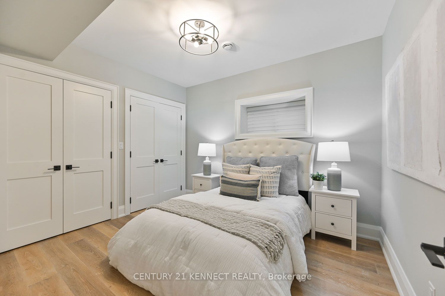 6453 Aurora Rd