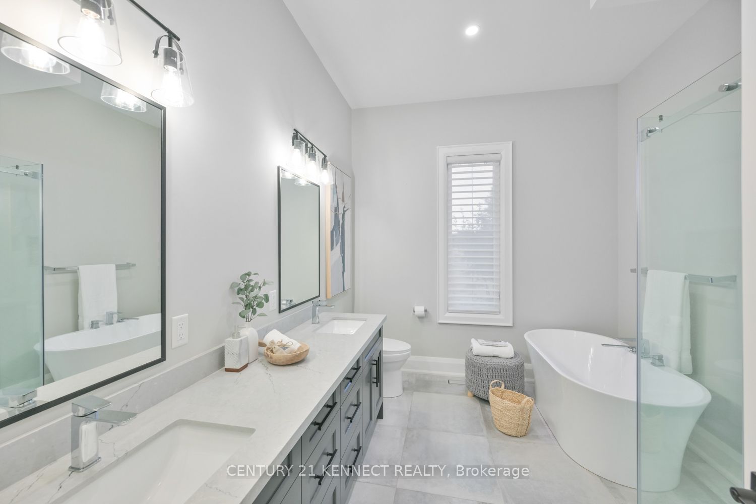 6453 Aurora Rd