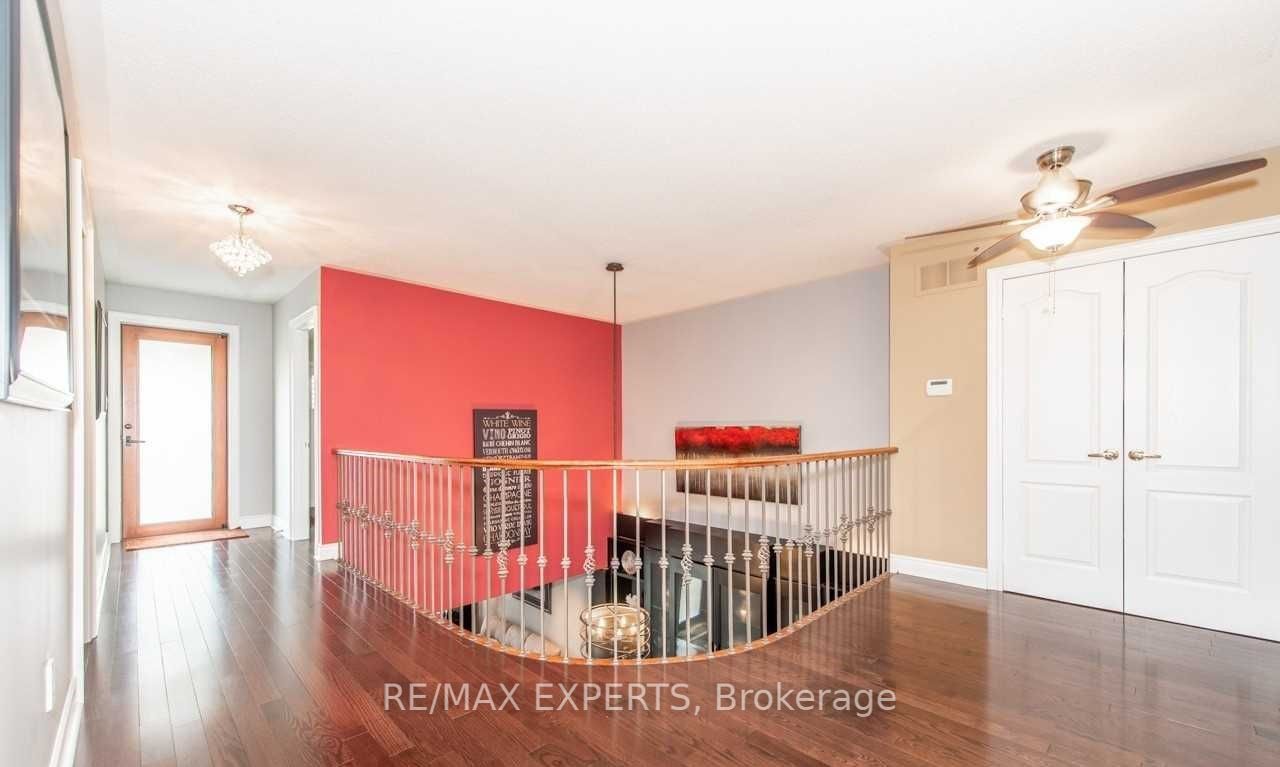 94 Royview Crescent