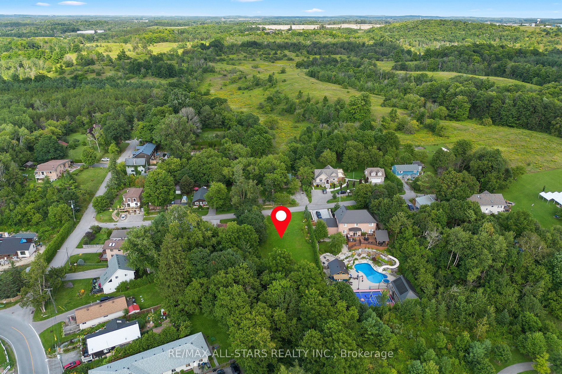 12 Churchill Dr S