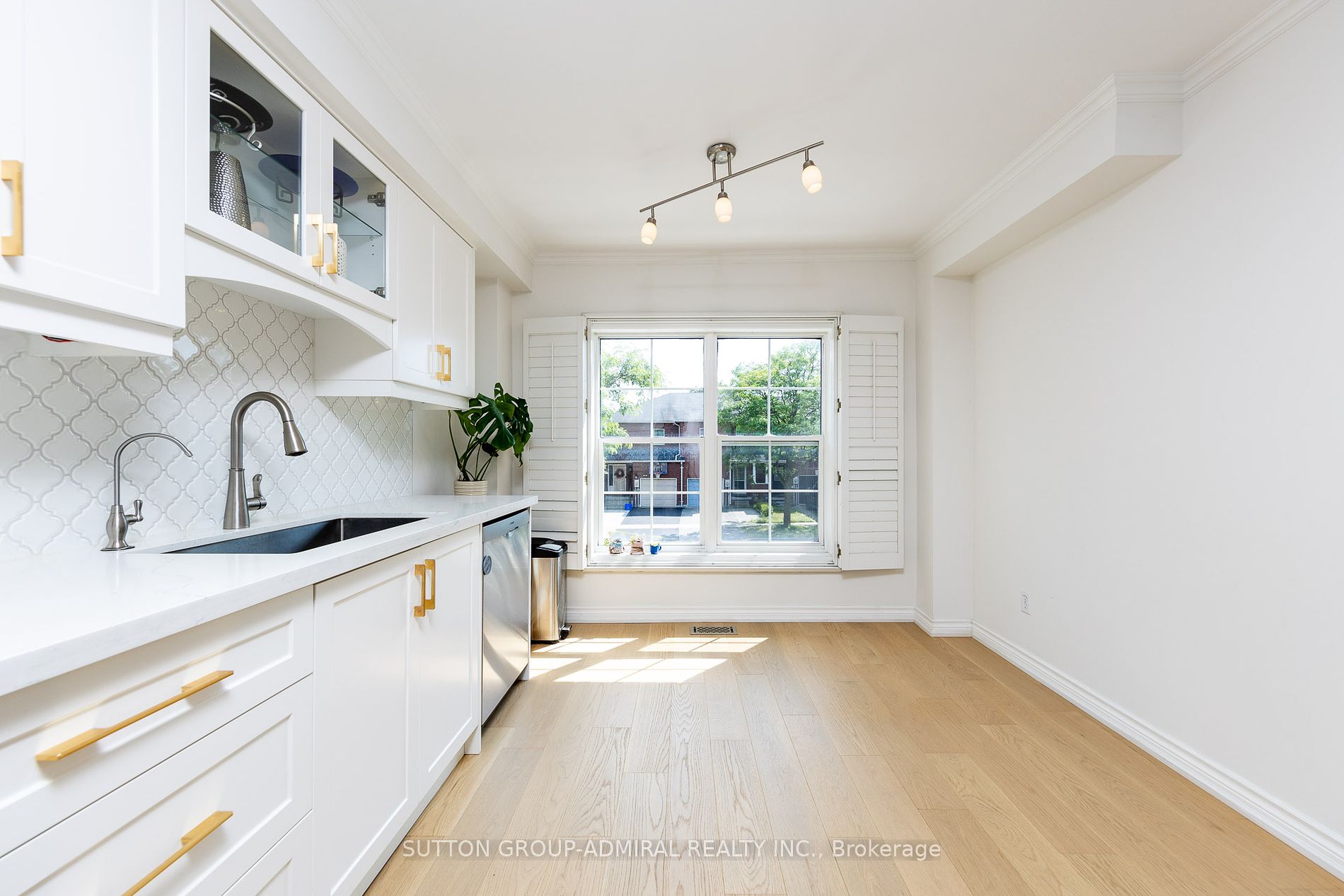 565 BONDI Avenue
