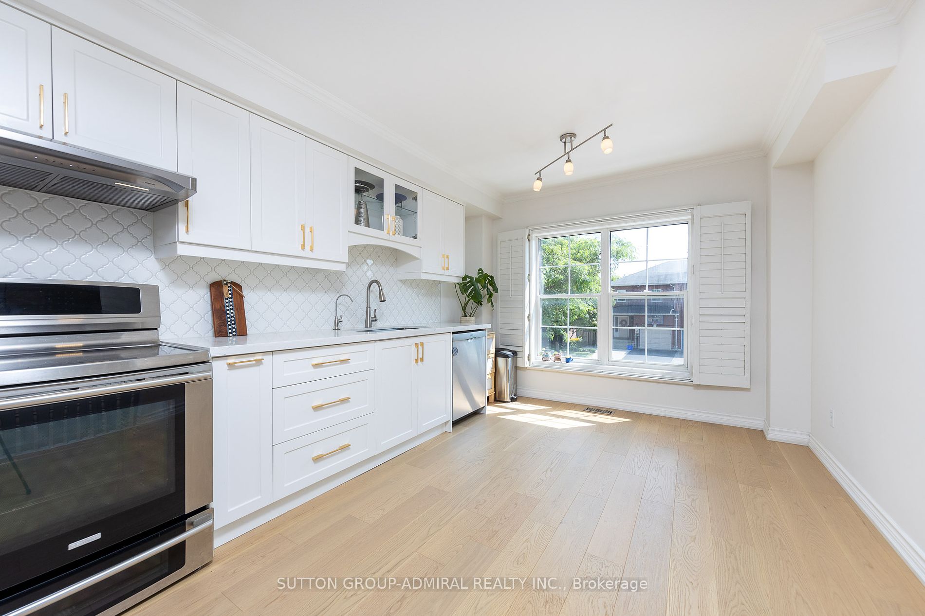 565 BONDI Avenue
