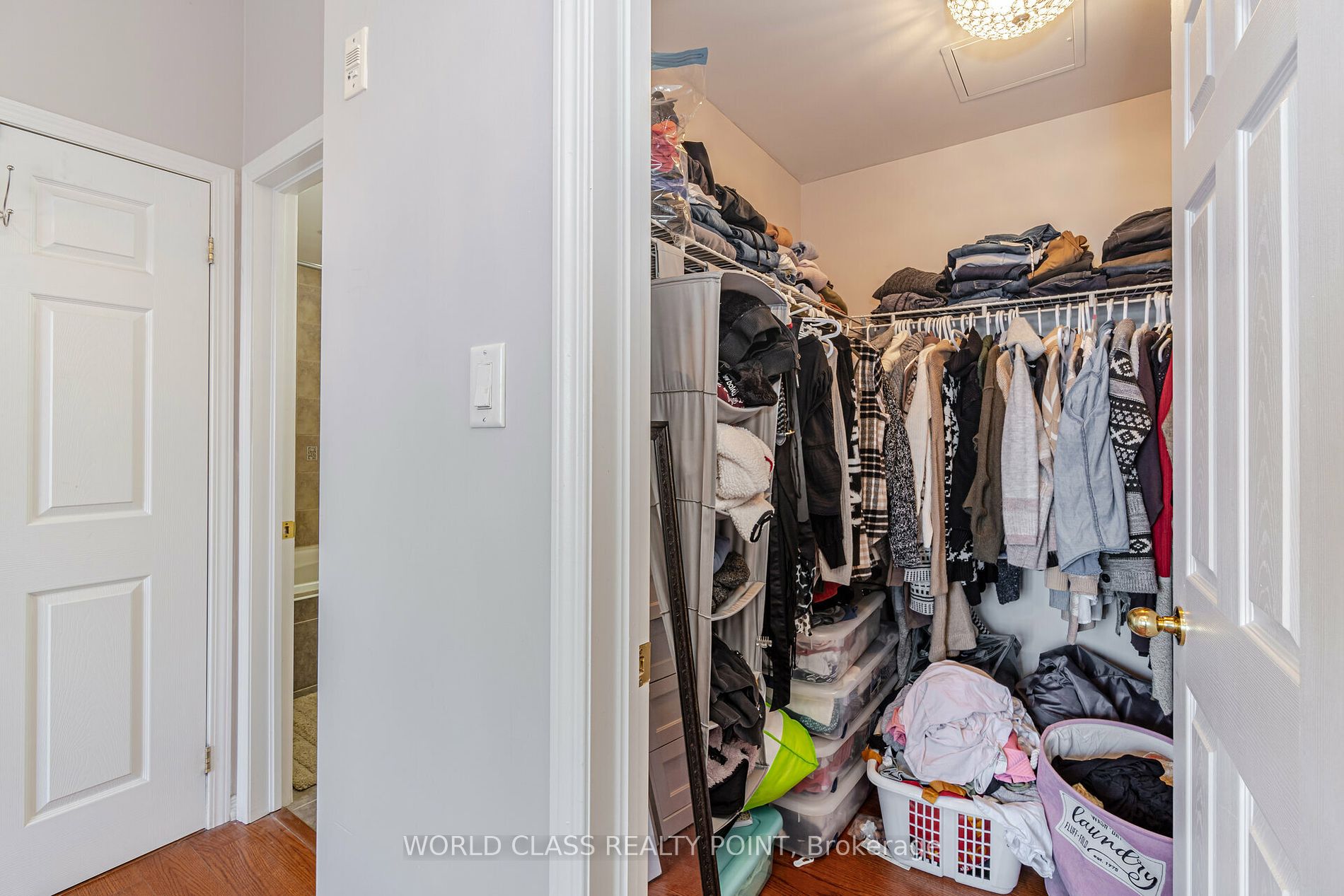 8 Maison Parc Crt, #204