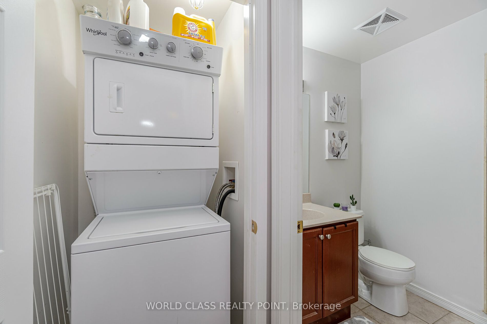 8 Maison Parc Crt, #204