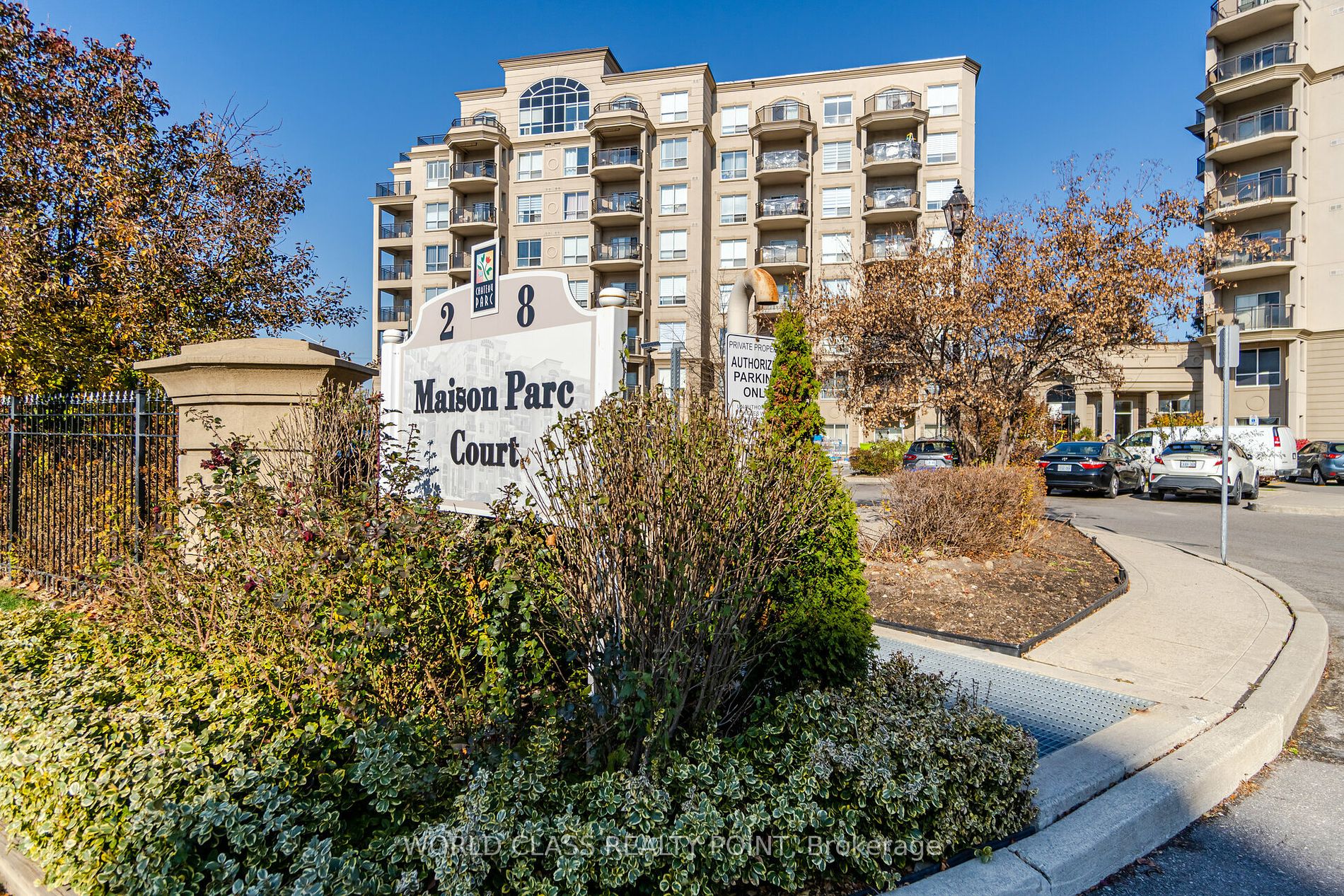 8 Maison Parc Crt, #204
