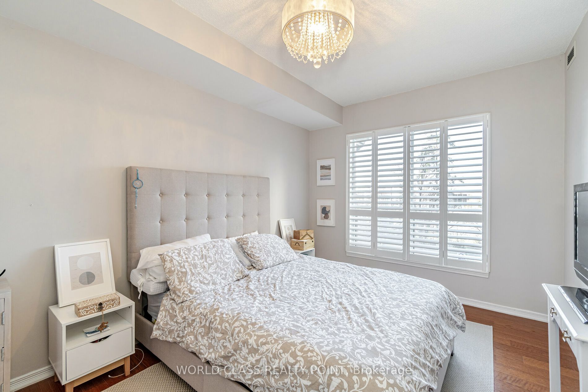 8 Maison Parc Crt, #204