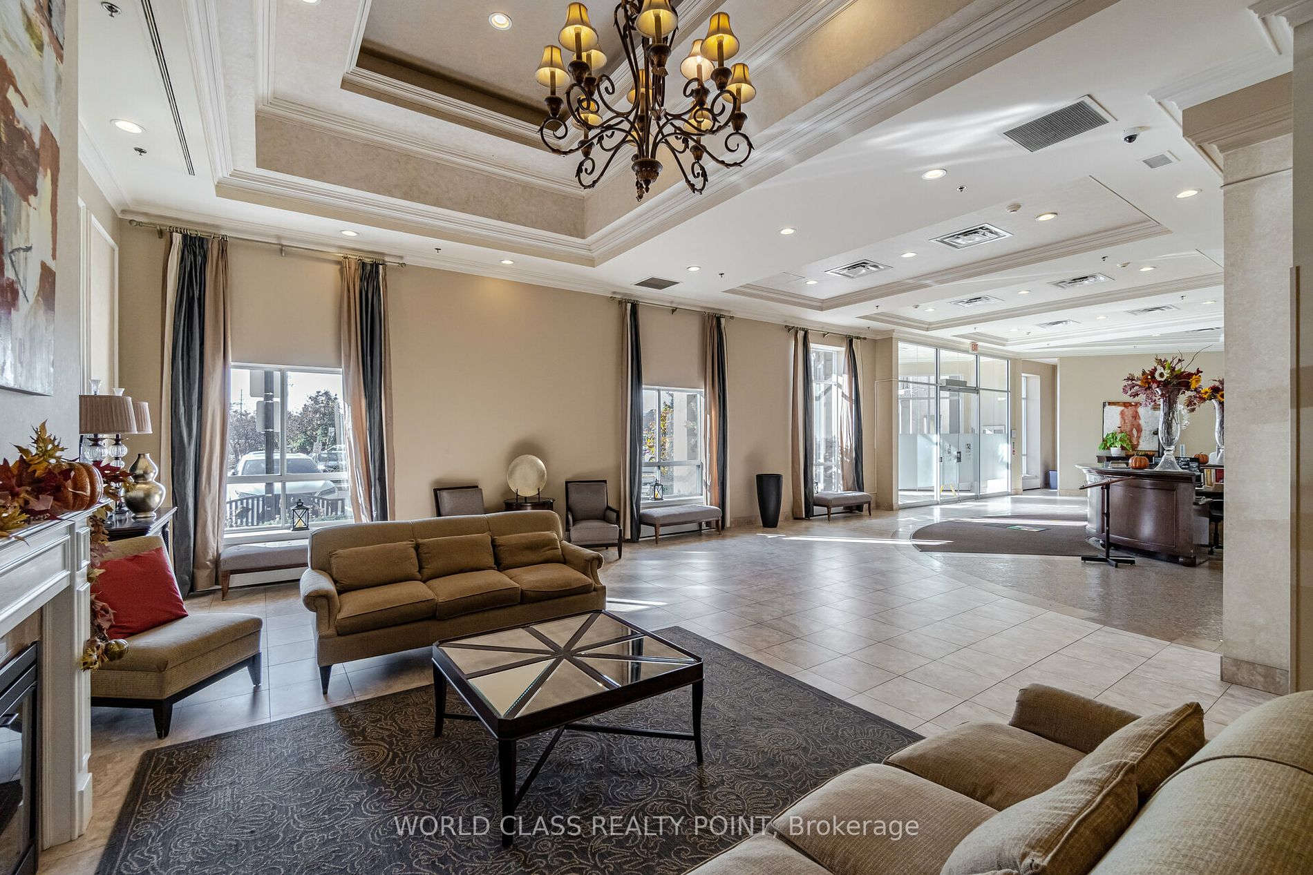 8 Maison Parc Crt, #204