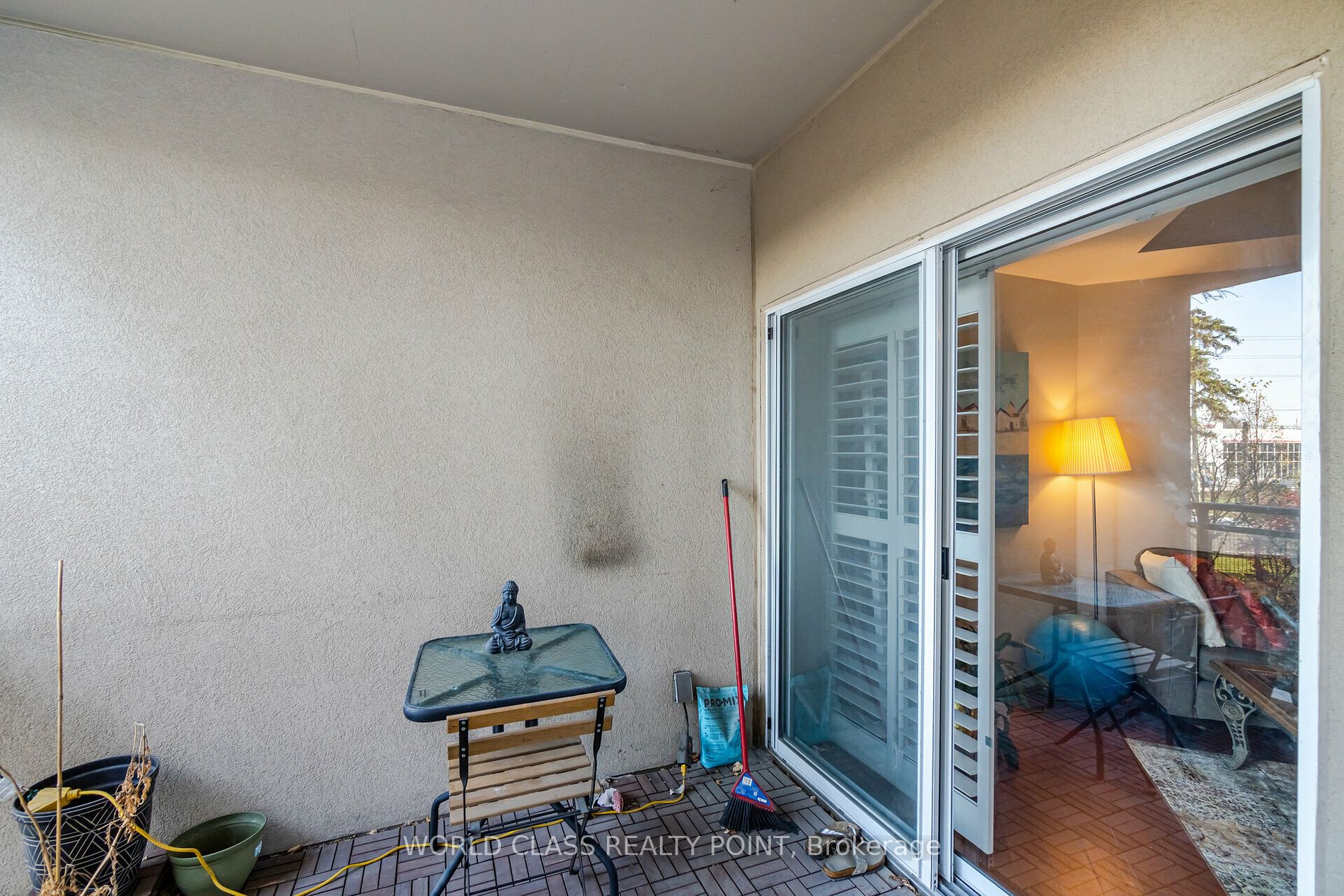 8 Maison Parc Crt, #204