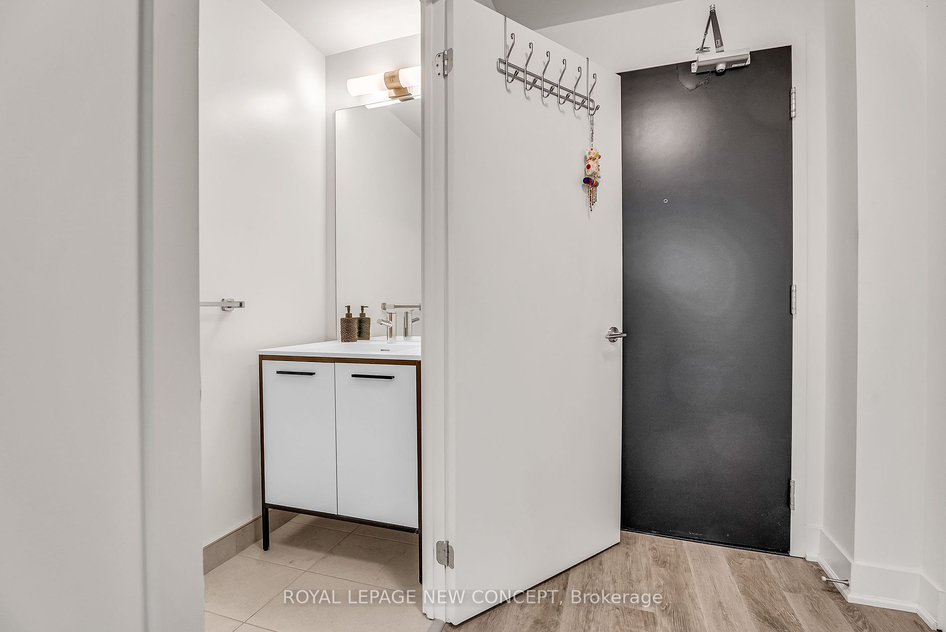 185 Deerfield Rd, #301