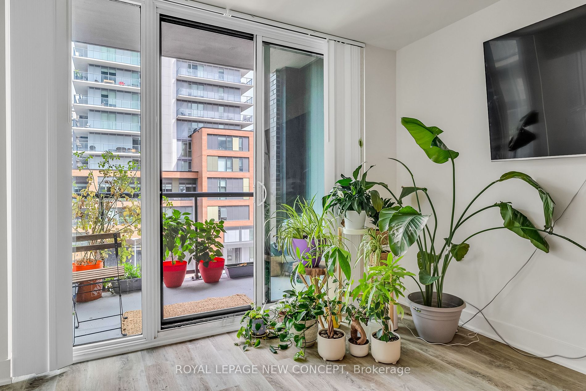 185 Deerfield Rd, #301