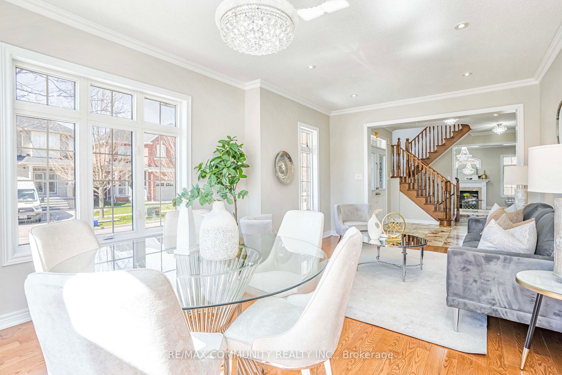 42 Reginald Lamb Cres