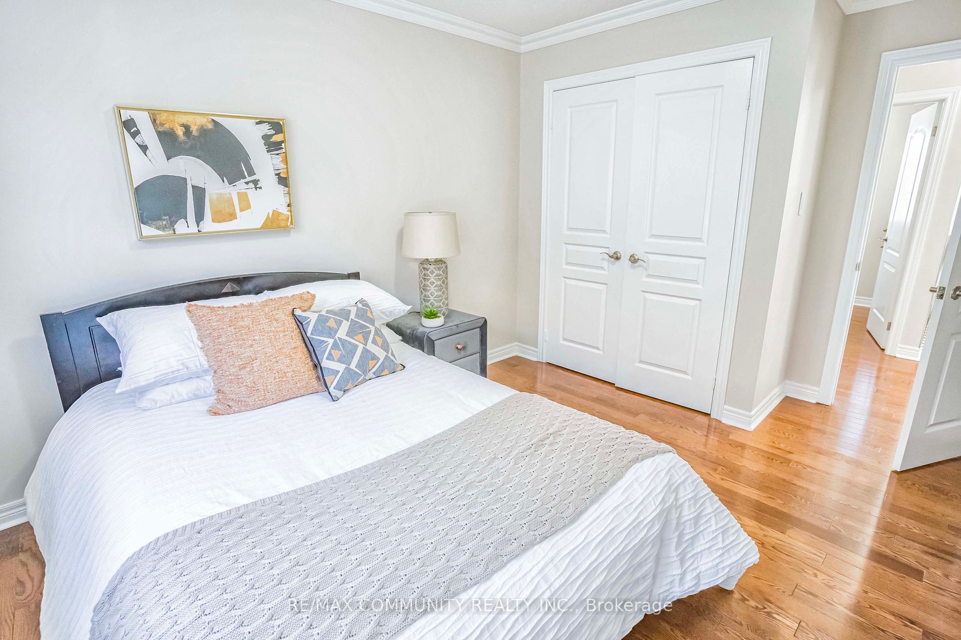 42 Reginald Lamb Cres