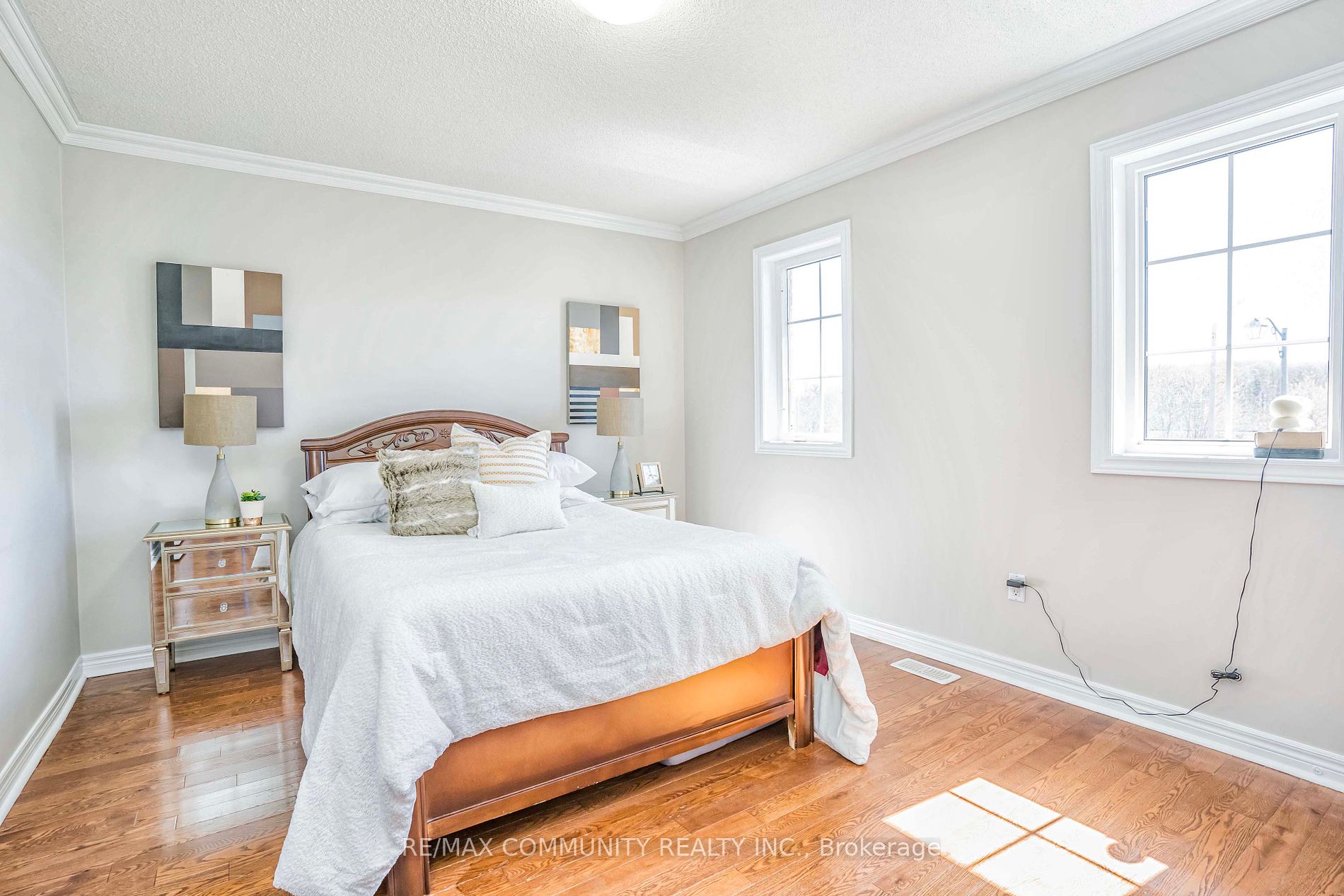 42 Reginald Lamb Cres