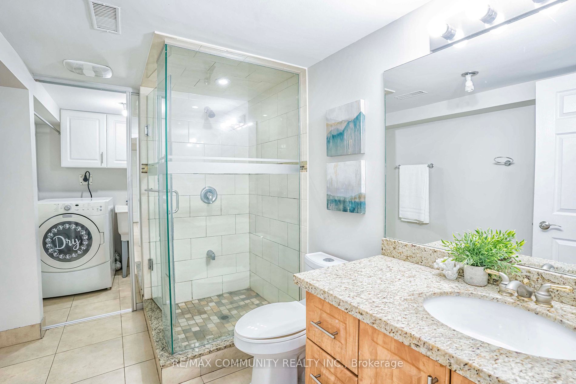 42 Reginald Lamb Cres