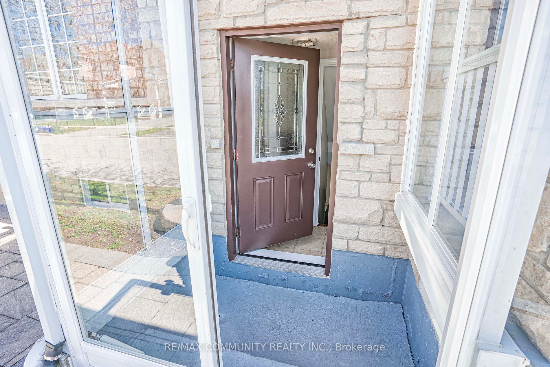 42 Reginald Lamb Cres