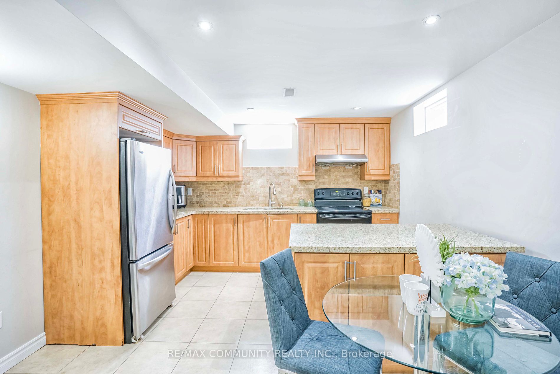 42 Reginald Lamb Cres