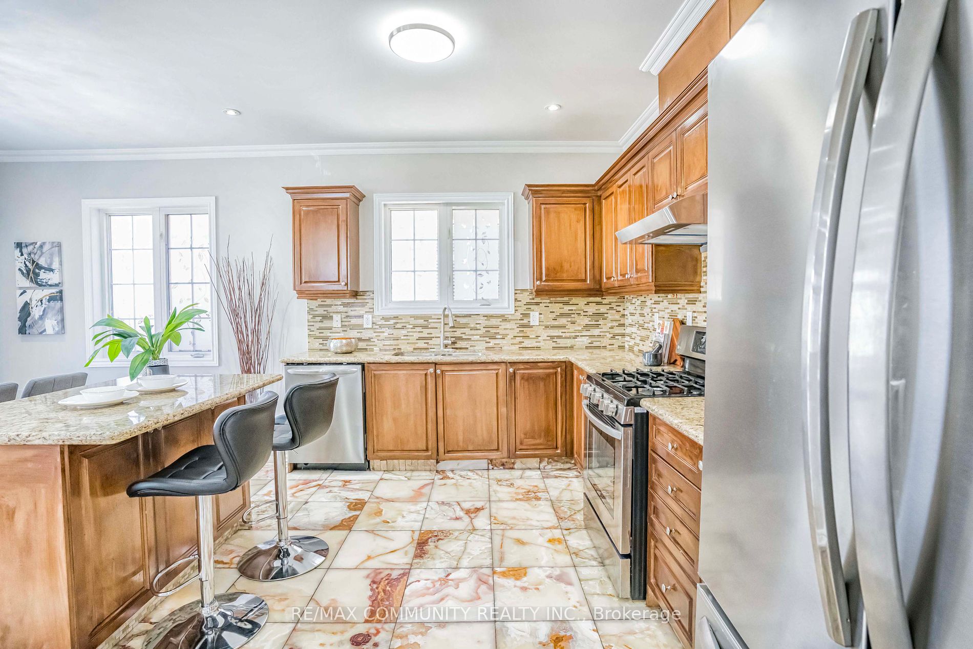42 Reginald Lamb Cres