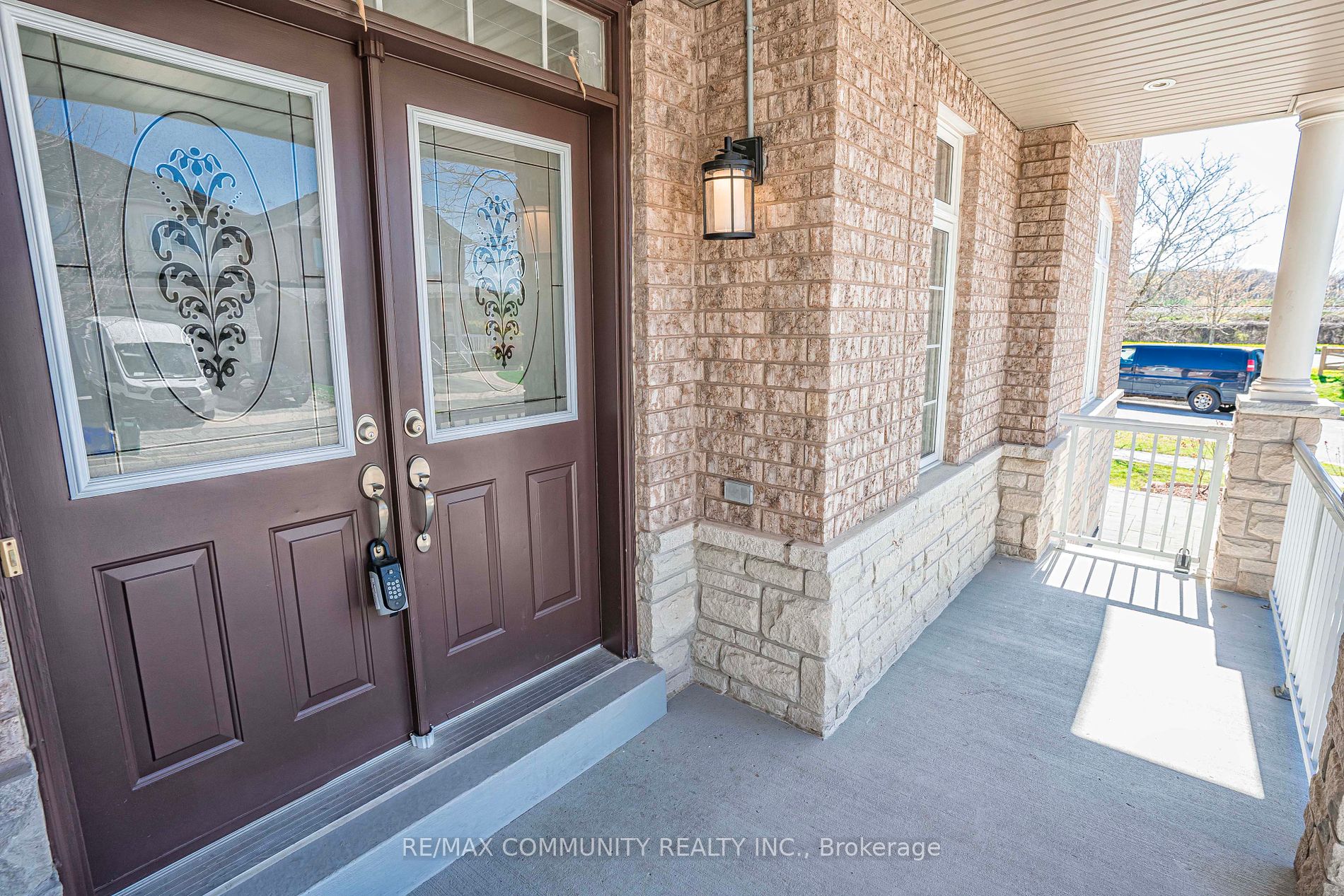 42 Reginald Lamb Cres