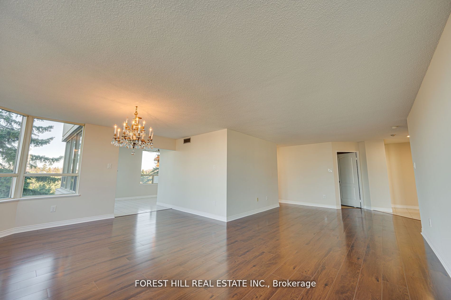7 Townsgate Dr, #304
